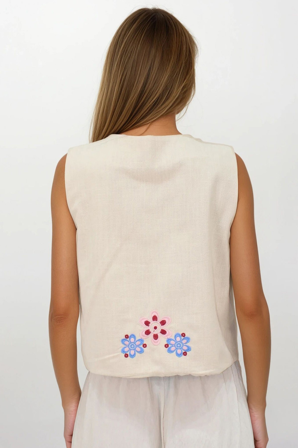 Krem Nakışlı Bağcık Detaylı Tasarım Ham Keten Yelek