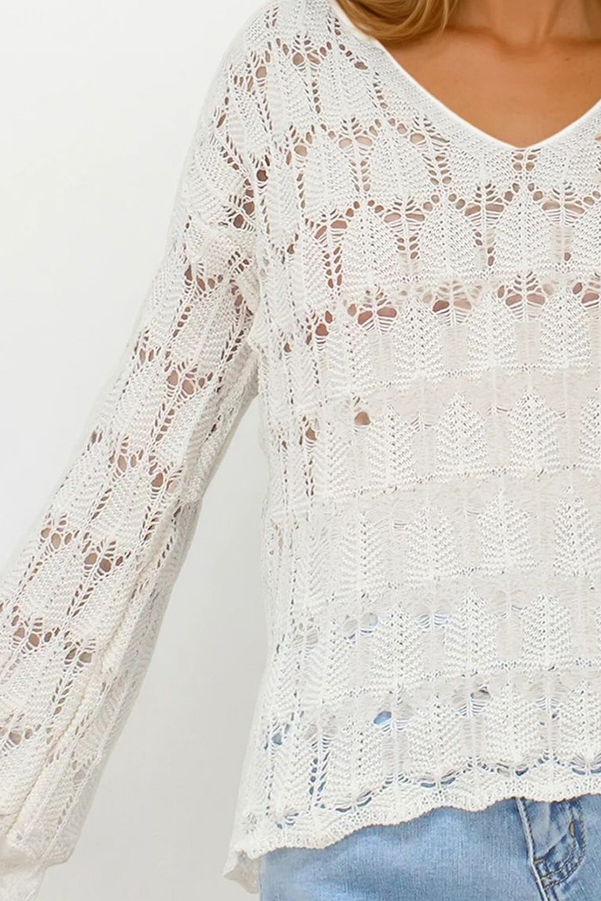 Krem V Yaka Ajurlu Bluz