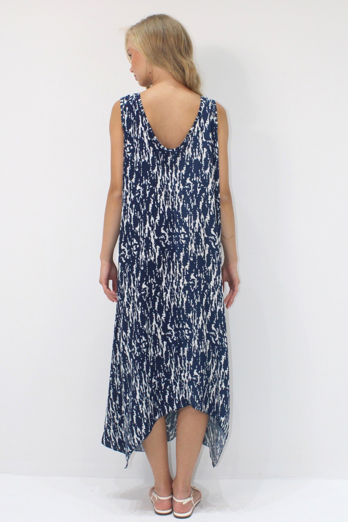 Lacivert Asimetrik Kesim Askılı Halka Detaylı Rahat Kalıp Dokuma Viskon Elbise