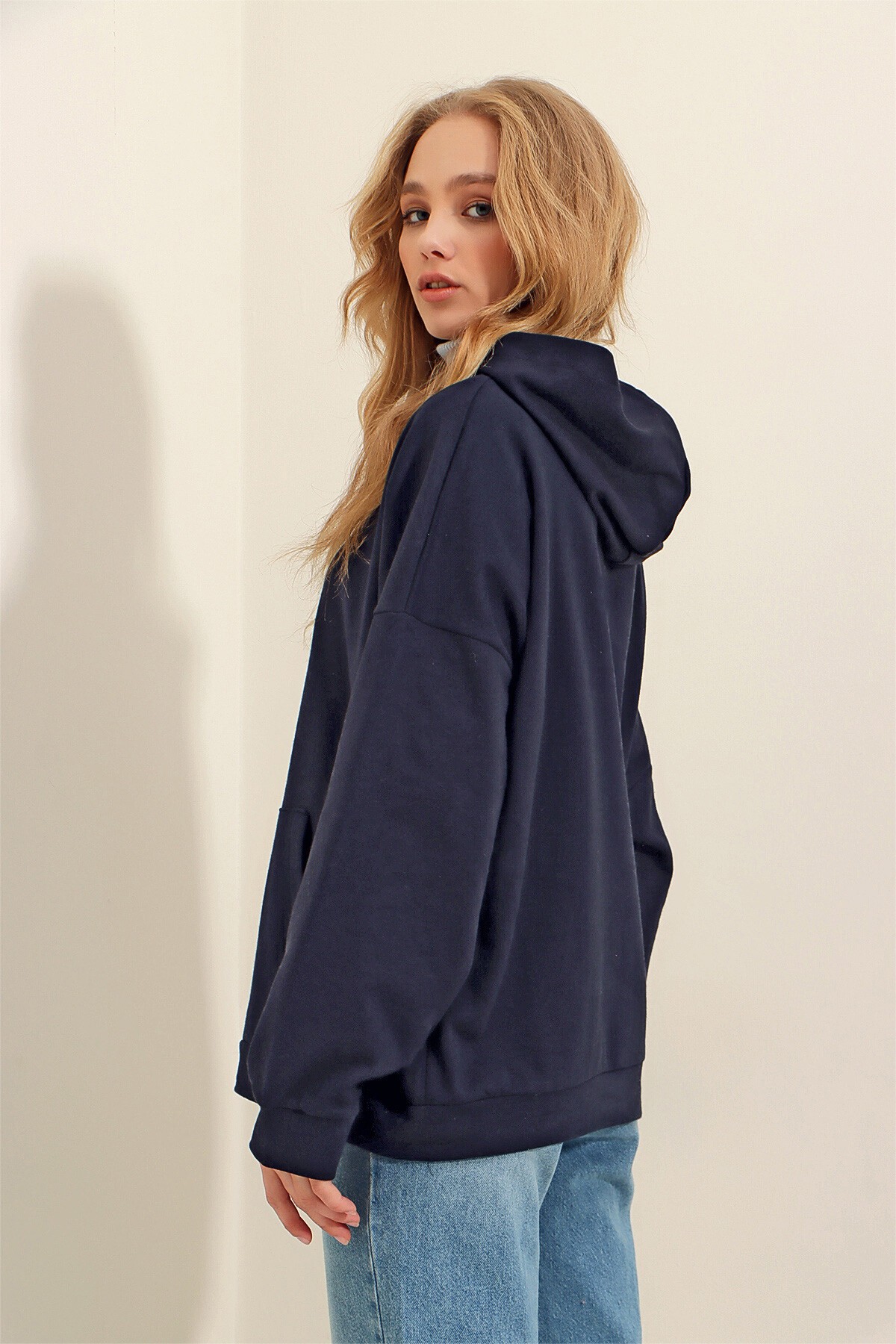 Lacivert Kapüşonlu Kanguru Cepli 3 İplik Kalın Sweatshirt