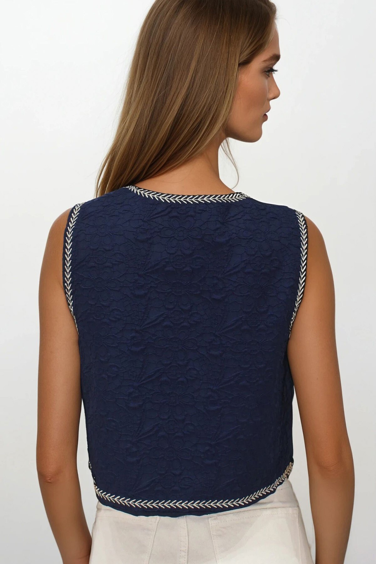 Lacivert Nakış Detaylı Astarlı Dokulu Crop Yelek
