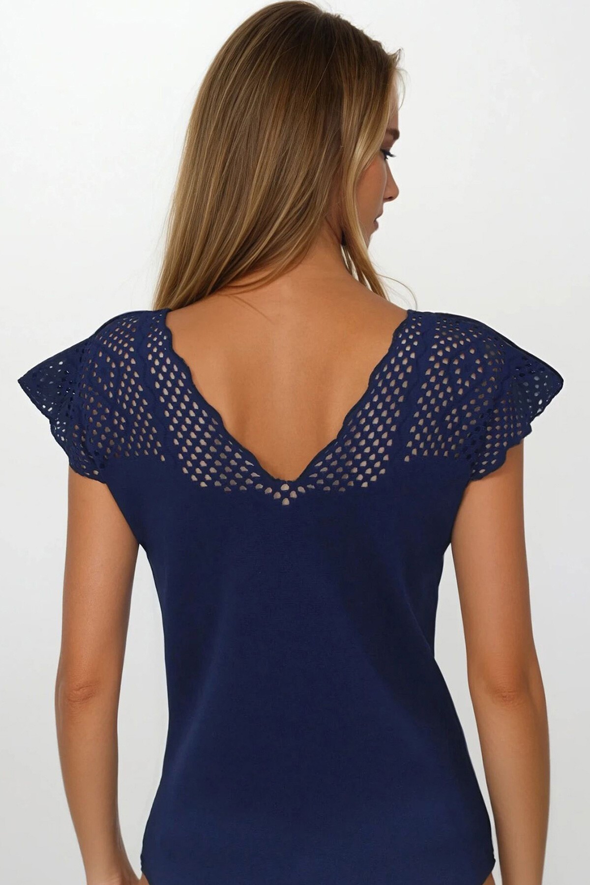 Lacivert Önü Ve Arkası V Yaka Delik Ajurlu Triko Bluz