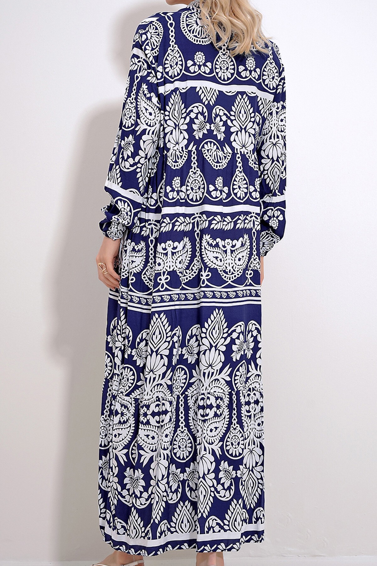 Lacivert Robası Düğme Detaylı Volanlı Desenli Dokuma Viskon Elbise