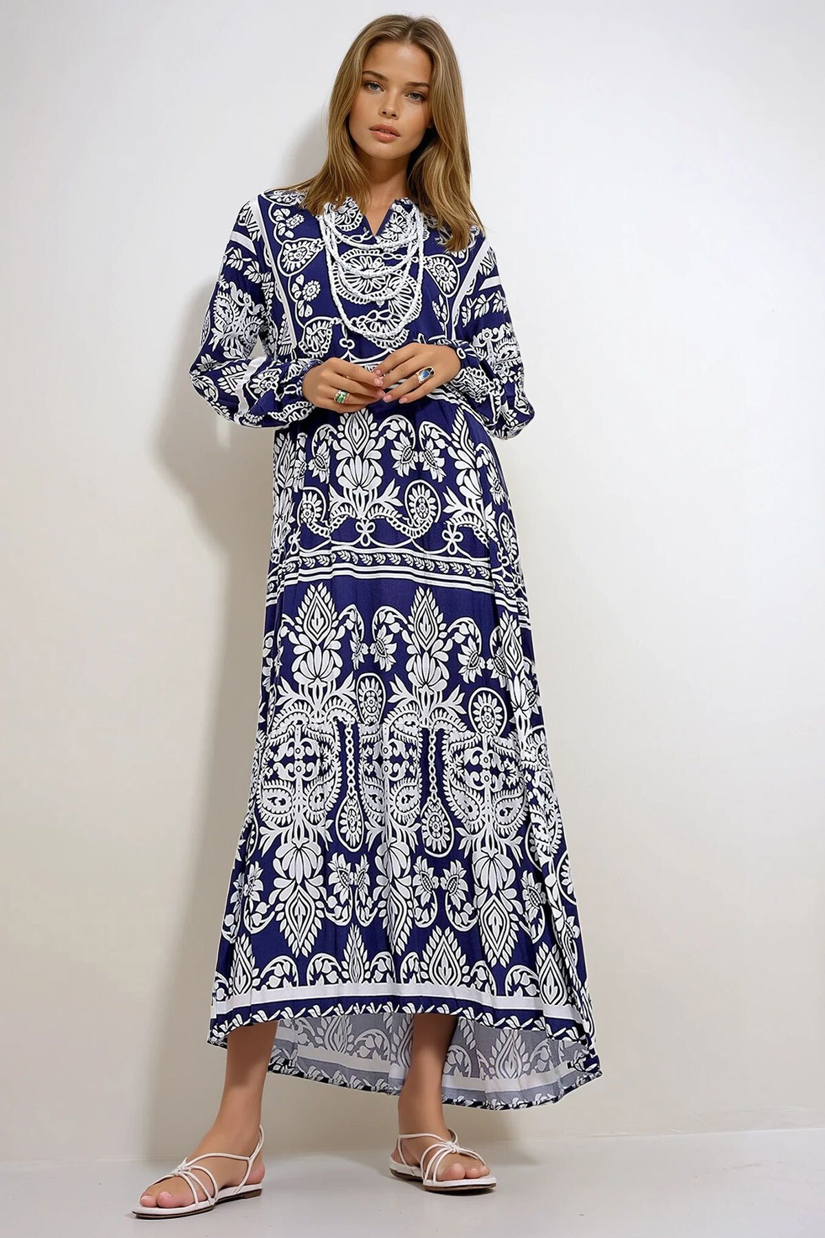 Lacivert Robası Düğme Detaylı Volanlı Desenli Dokuma Viskon Elbise