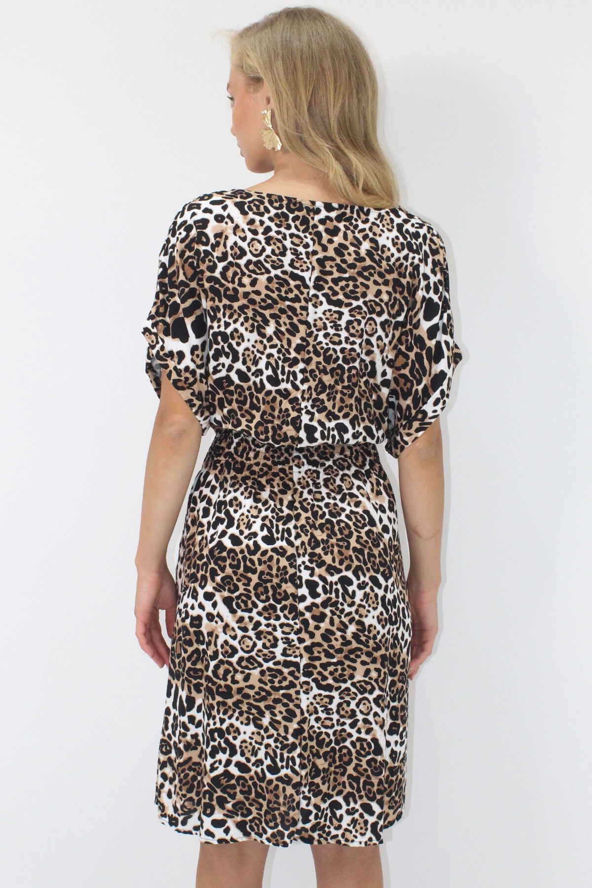 Leopar V Yaka Çift Cepli Desenli Beli Gipeli Dokuma Viskon Elbise