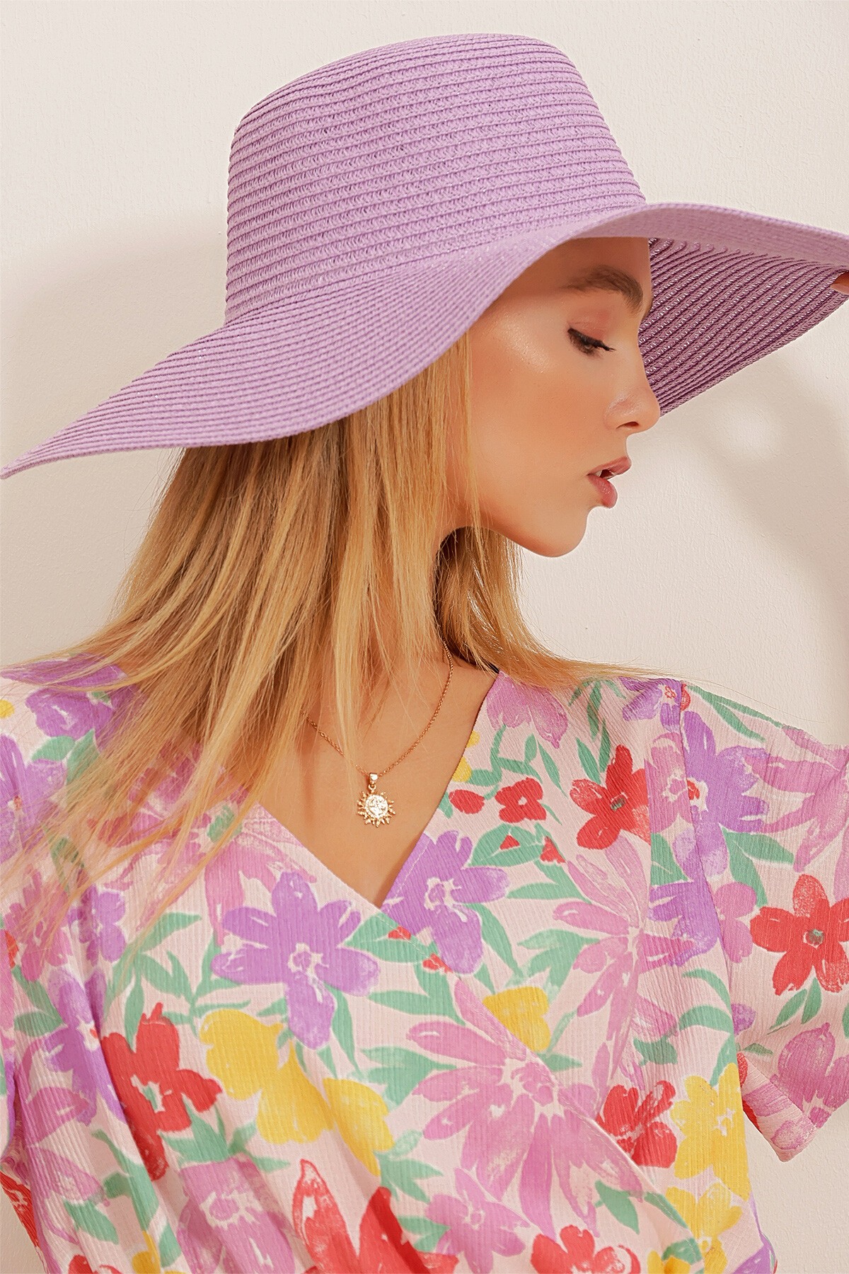 Lila Geniş Hasır Şapka