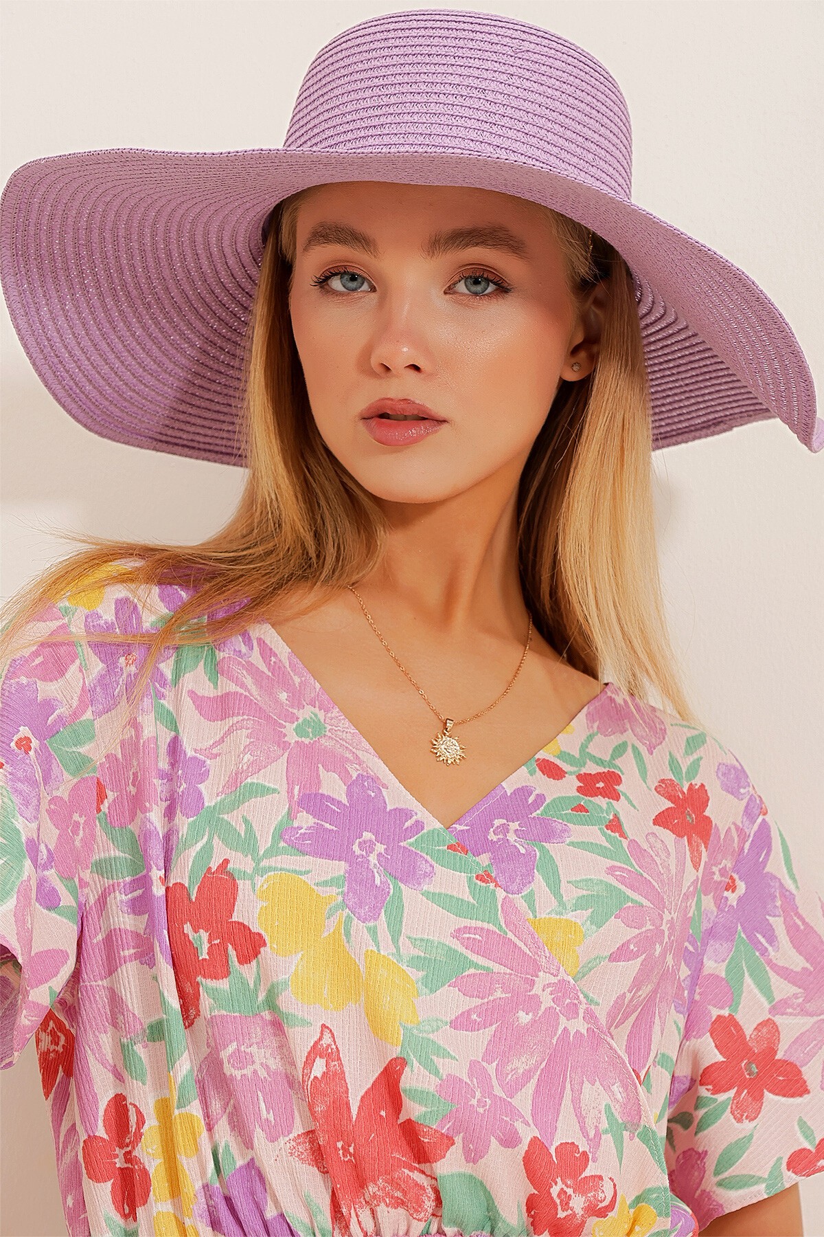 Lila Geniş Hasır Şapka