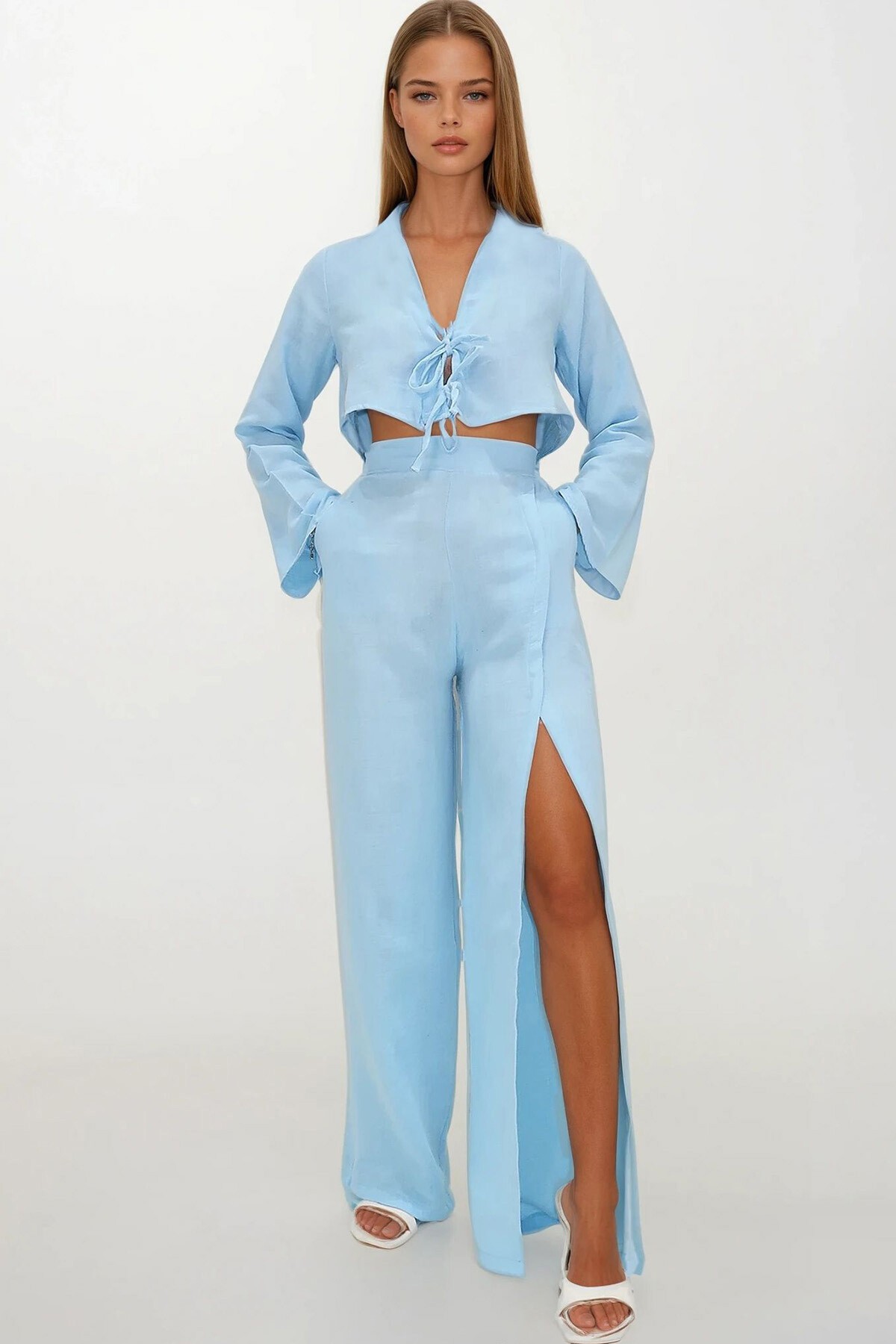 Mavi Beli Lastikli Çift Cepli Yırtmaç Detaylı Pantolon Ve Bağlama Detaylı Crop Bluz Müslin Takım