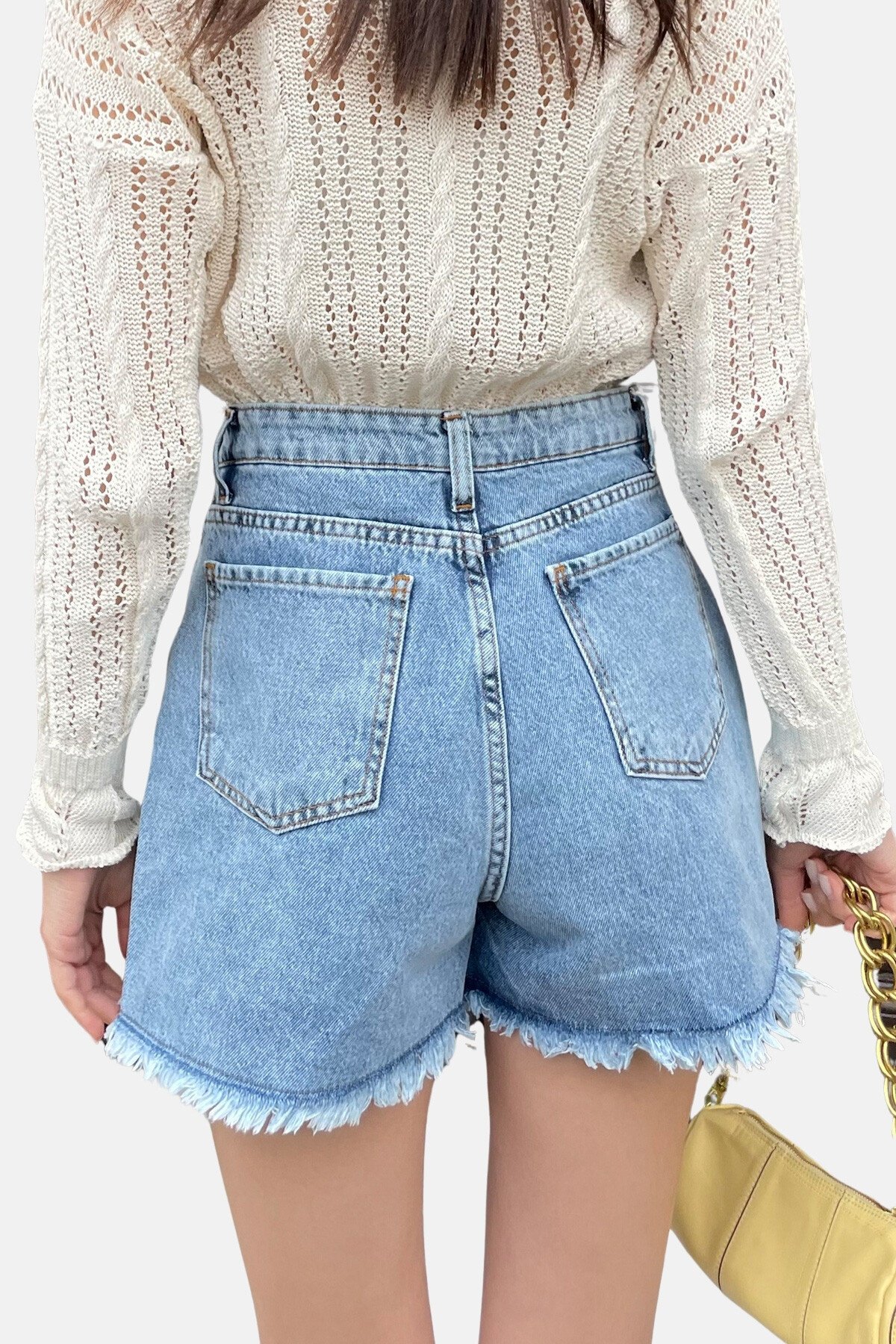 Mavi Beş Cepli Yüksek Bel Kar Yıkamalı Paçası Püsküllü Denim Şort