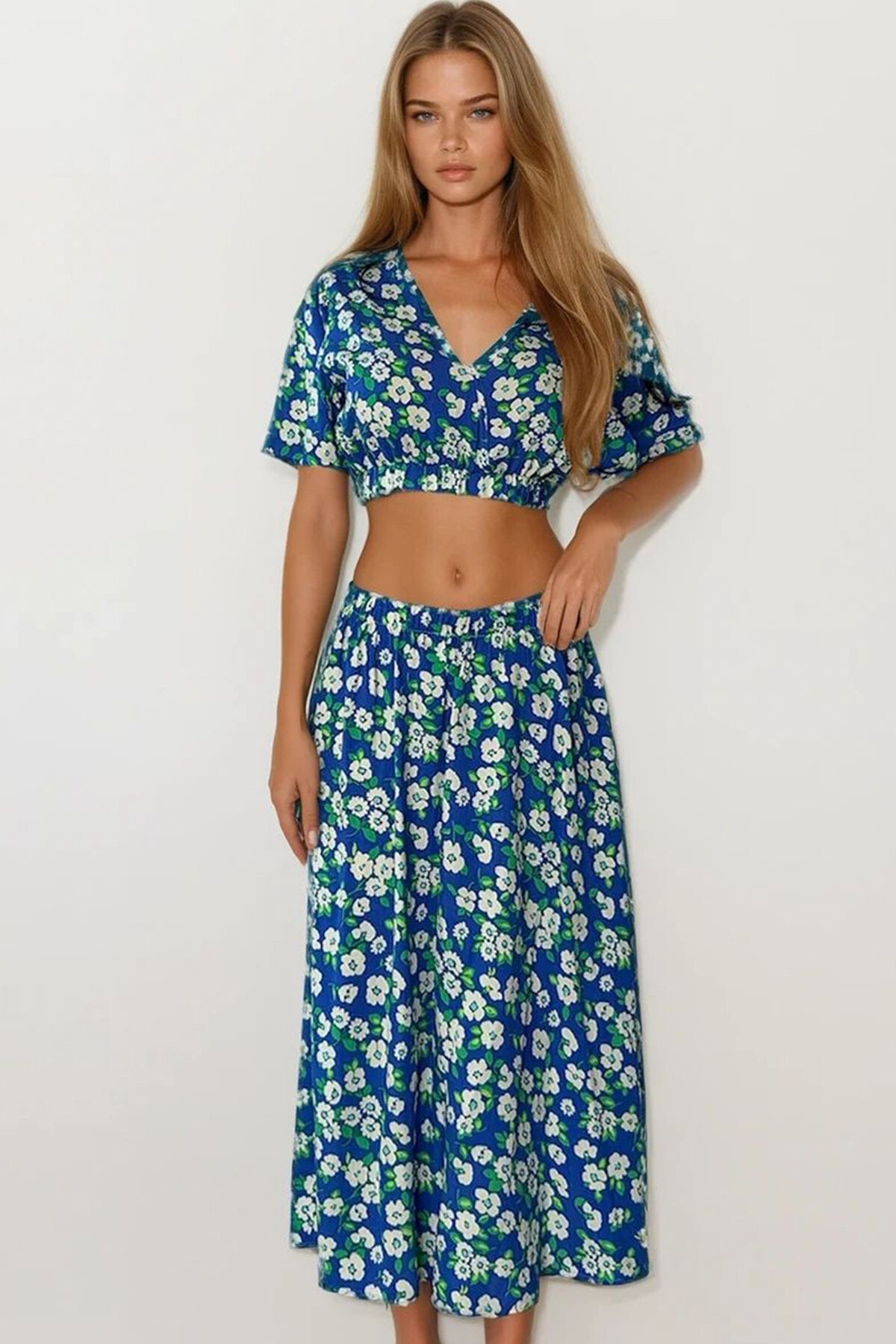 Mavi Çiçek Desenli Crop Bluz Ve Etek Takım