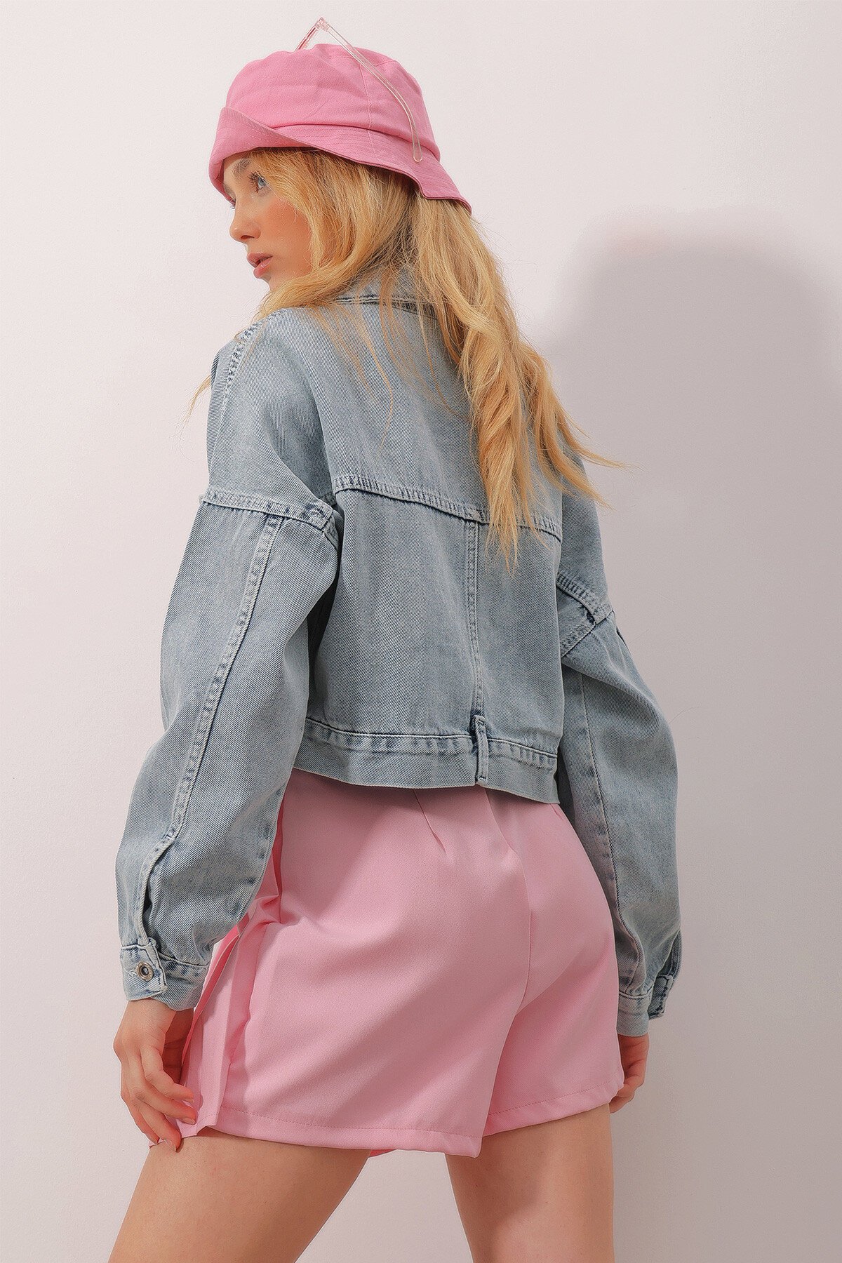 Mavi Çift Cepli Fermuarlı Crop Denim Ceket