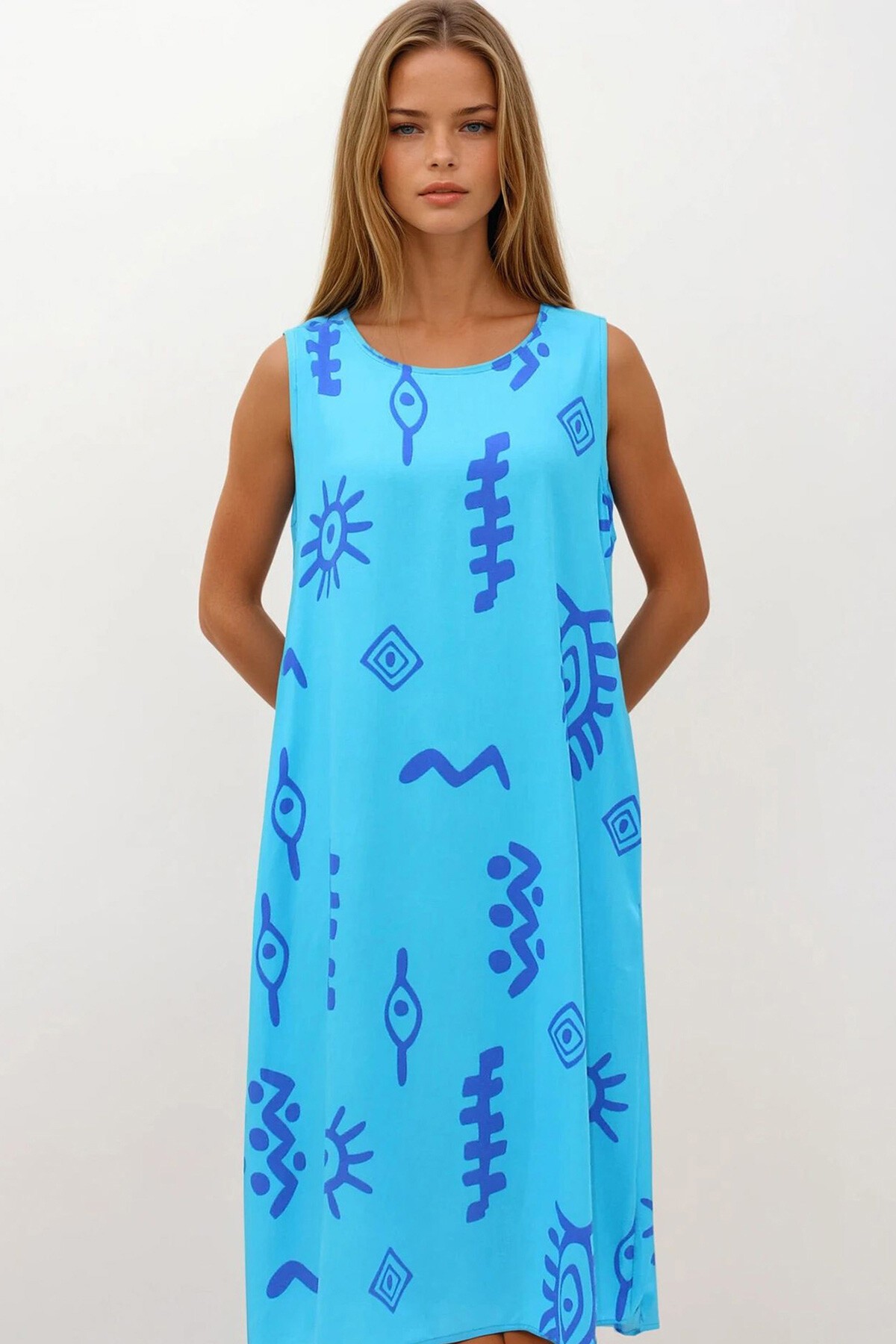 Mavi Desenli Çift Cepli Kolsuz Rahat Kesim Elbise