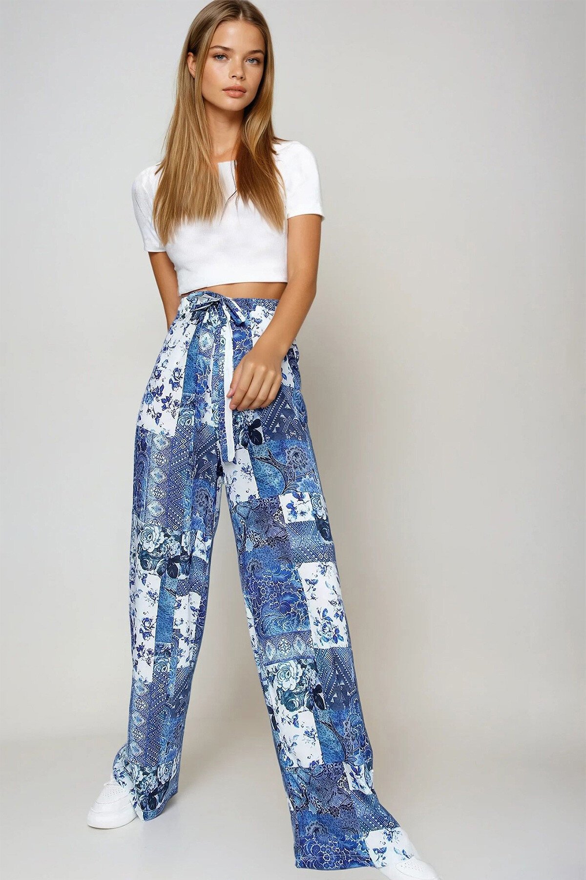 Mavi Desenli Rahat Kesim Pantolon