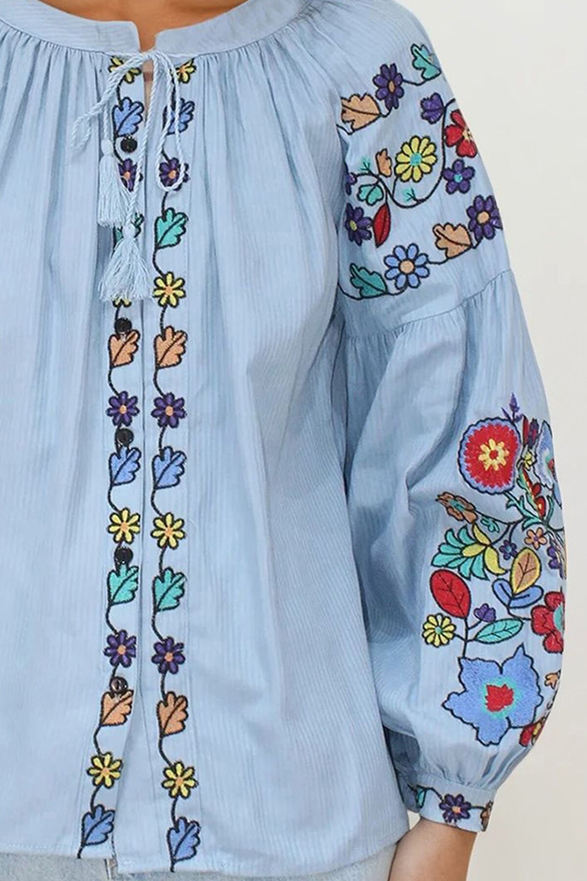 Mavi Hakim Yaka Püskül Bağcıklı Nakışlı Armürlü Dokuma Gömlek