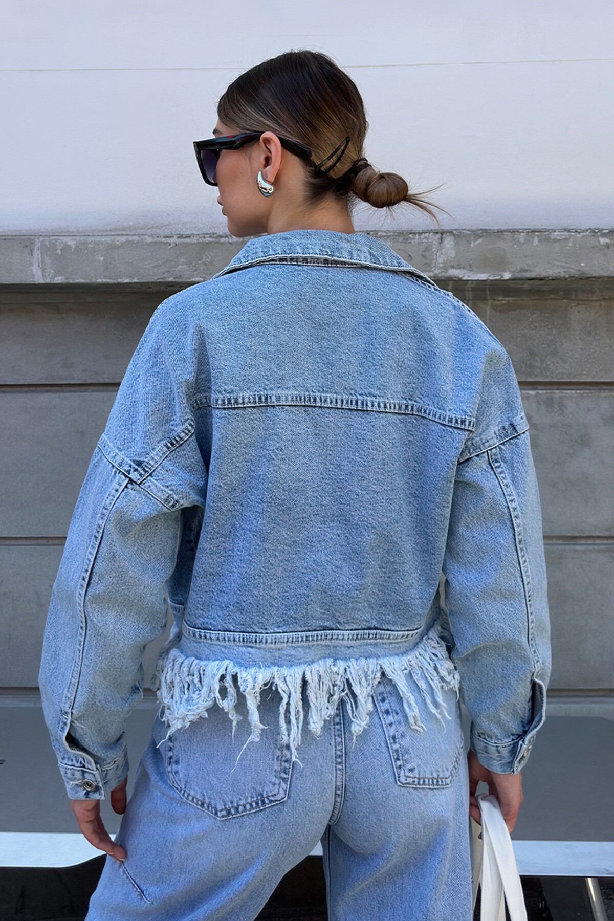 Mavi Püskülü Düğme Kapamalı Jean Ceket