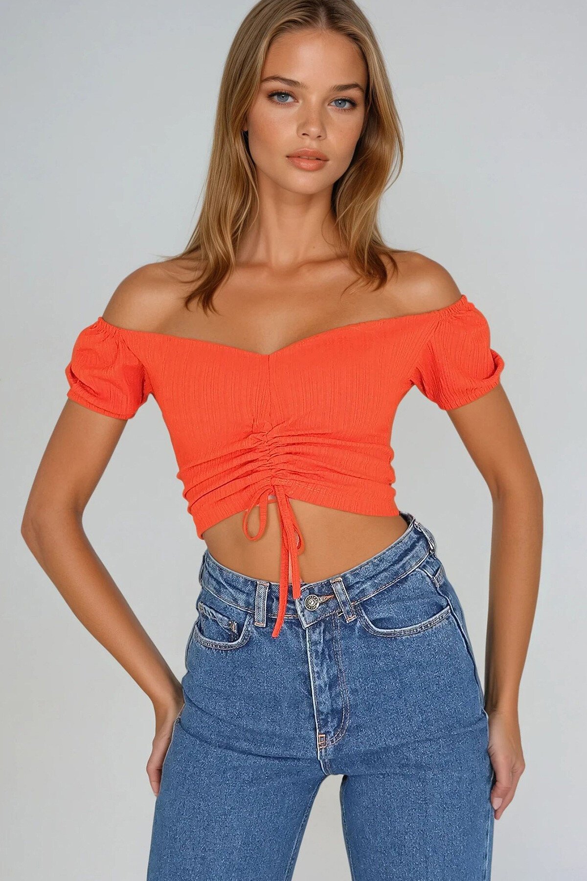 Mercan V Yaka Büzgülü Kısa Kol Crop Bluz