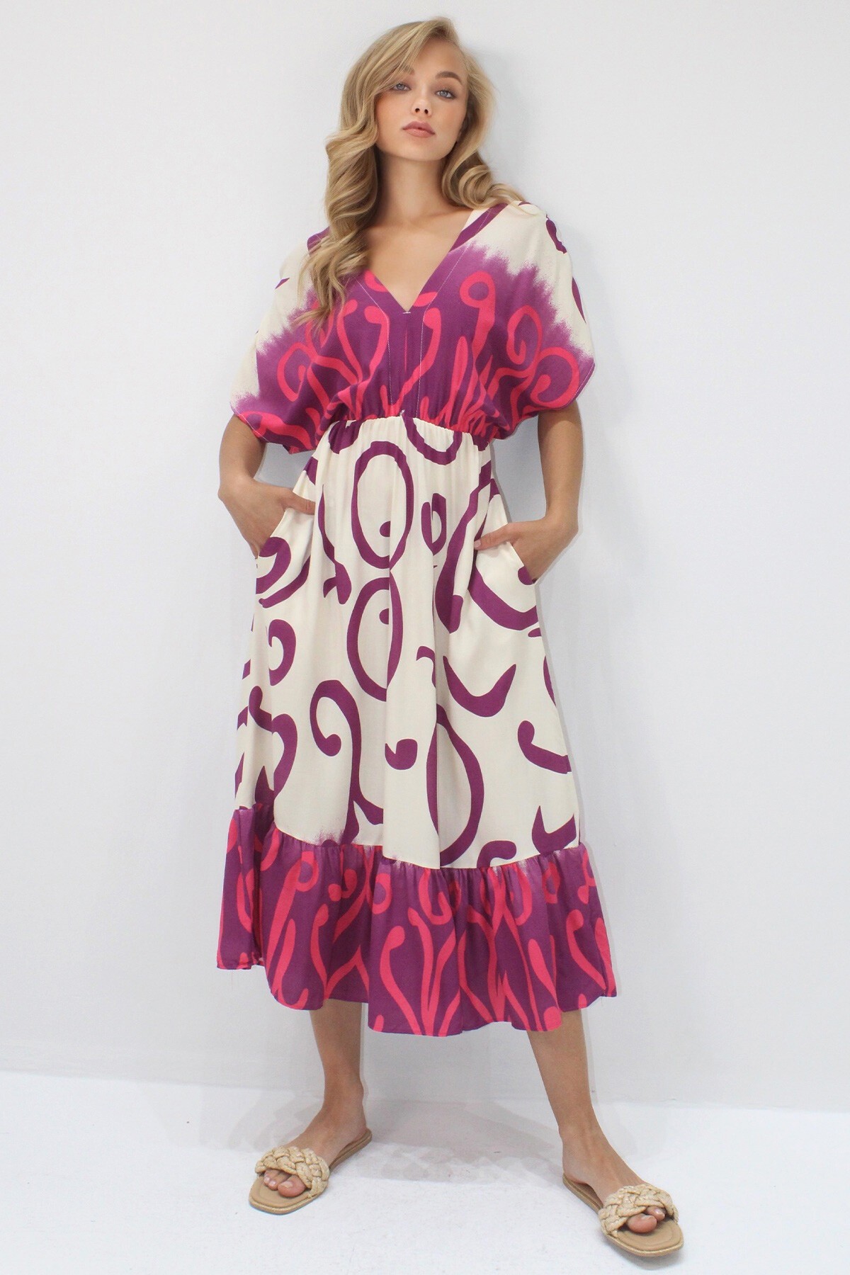 Mürdüm Ön Arka V Yaka Desenli Eteği Volanlı Yazlık Dokuma Elbise