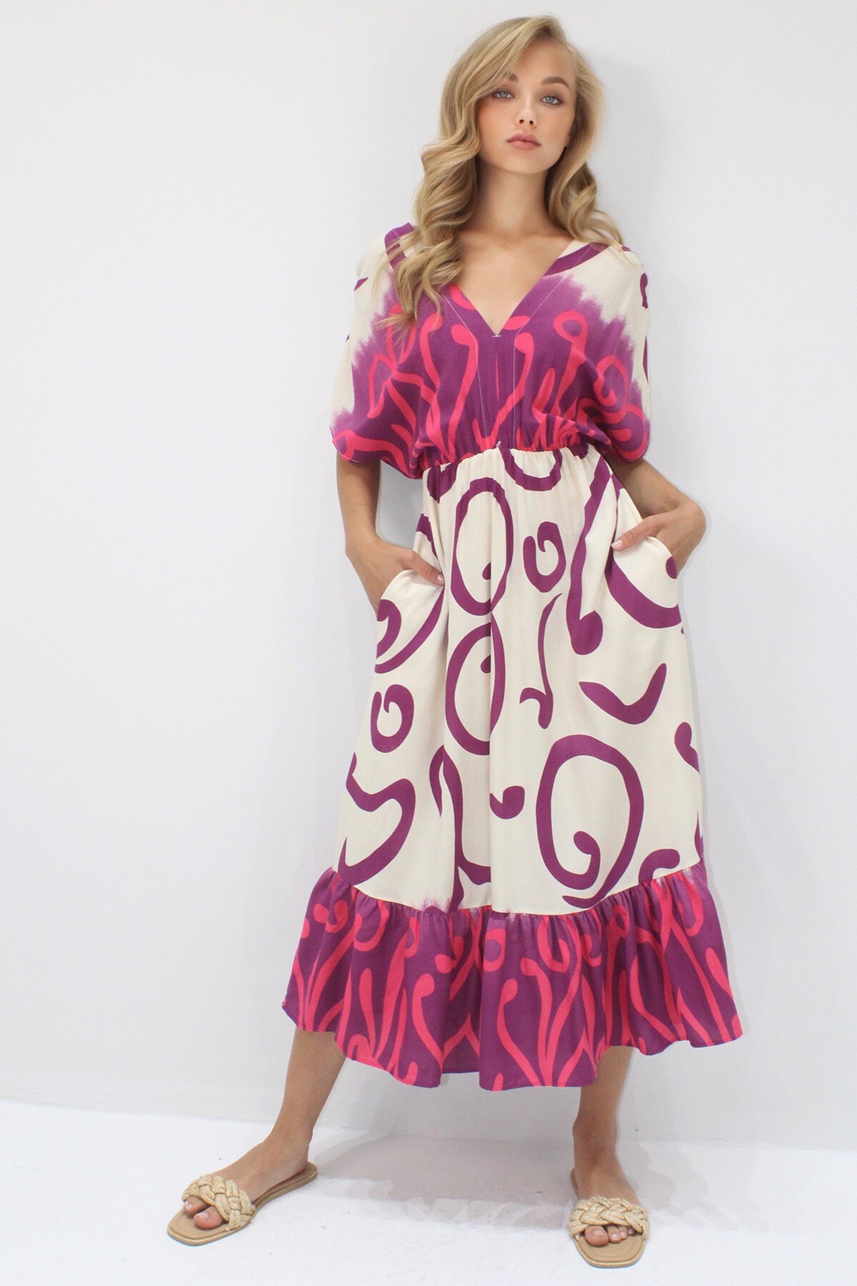 Mürdüm Ön Arka V Yaka Desenli Eteği Volanlı Yazlık Dokuma Elbise