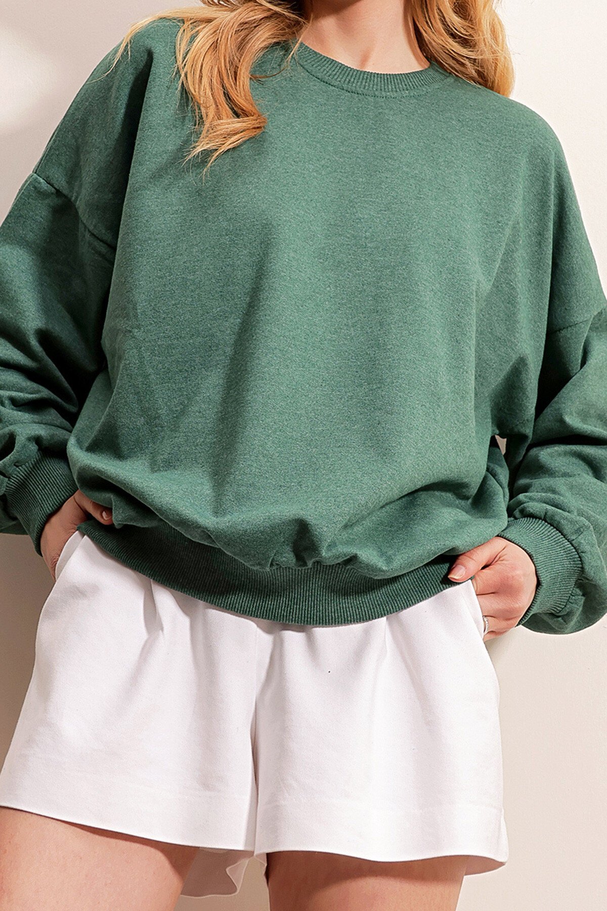 Nefti Yeşili Bisiklet Yaka Oversize Basic Sweatshirt
