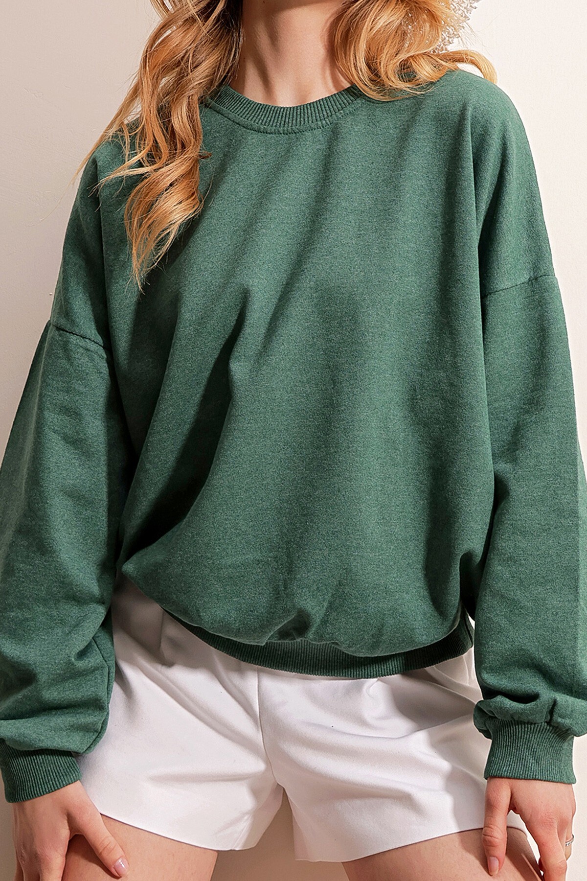 Nefti Yeşili Bisiklet Yaka Oversize Basic Sweatshirt