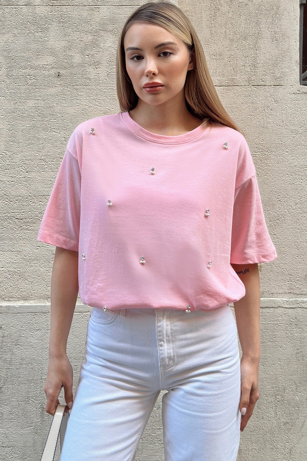 Pembe Bisiklet Yaka Oversize İnci Ve Taş İşlemeli T-Shirt