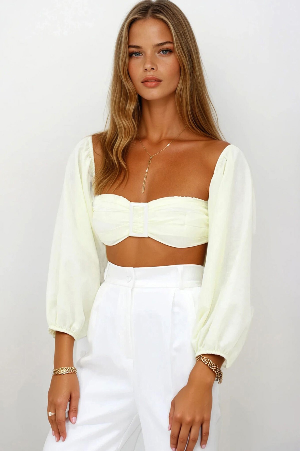 Tereyağı Sarısı Poplin Sırtı Gipeli Toka Detaylı Prenses Kol Crop Bluz