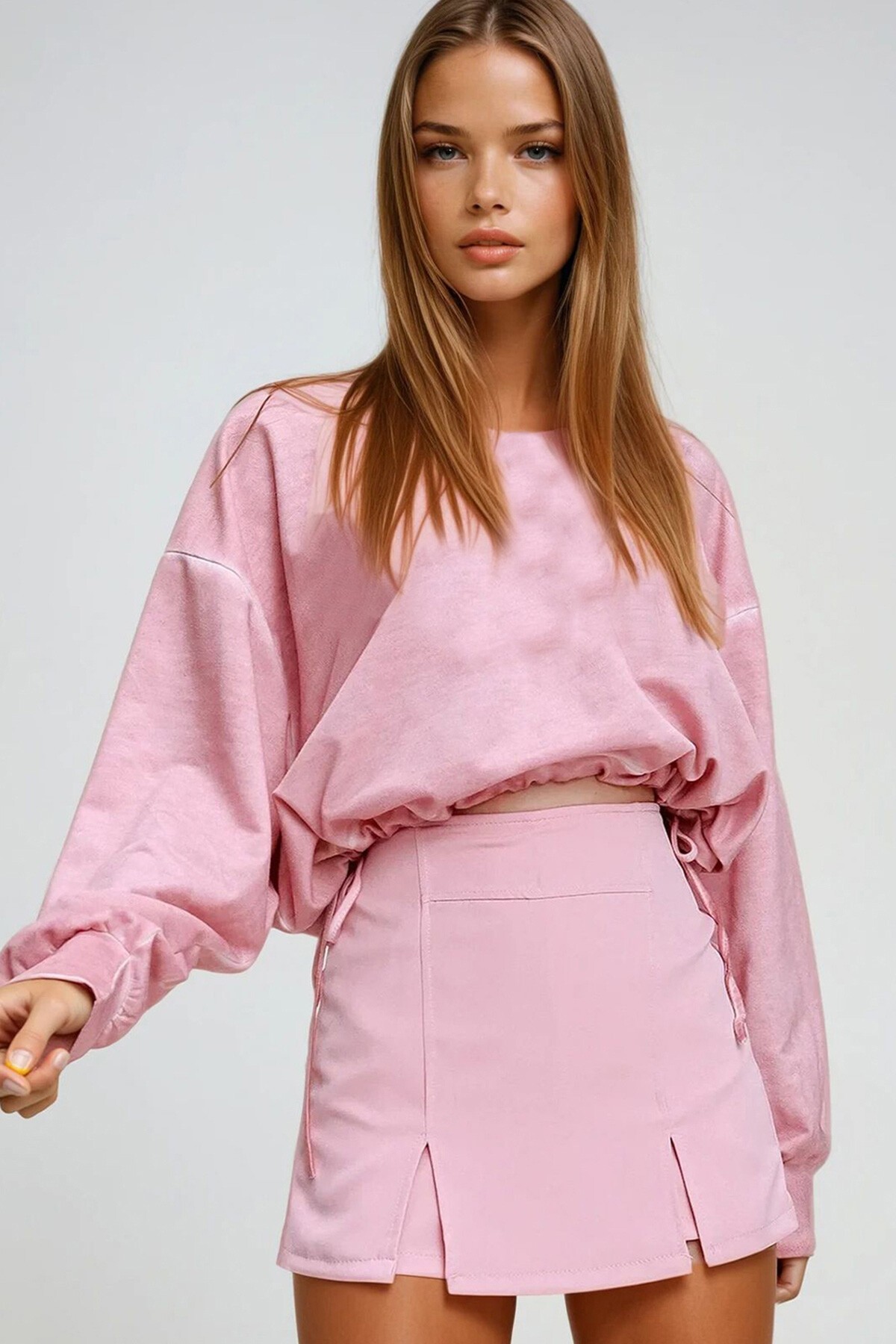 Pudra Mini Yırtmaç Detaylı Şort Etek