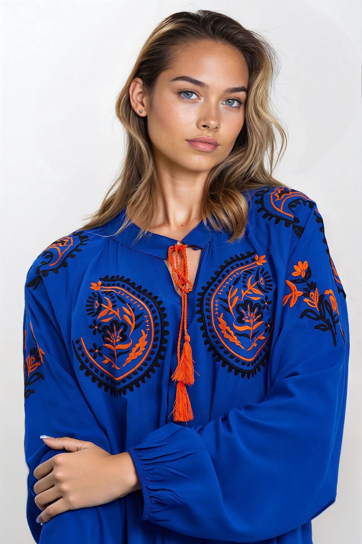 Saks Bağlama Detaylı Nakışlı Büyük Beden Viskon Elbise