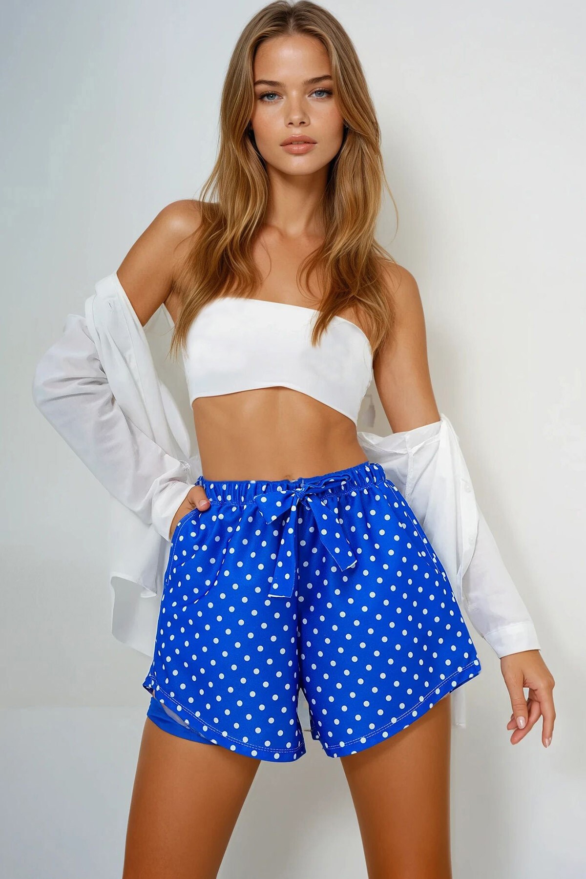 Saks Çift Cepli Puantiye Desenli Kendinden Bağlamalı Beach Şort