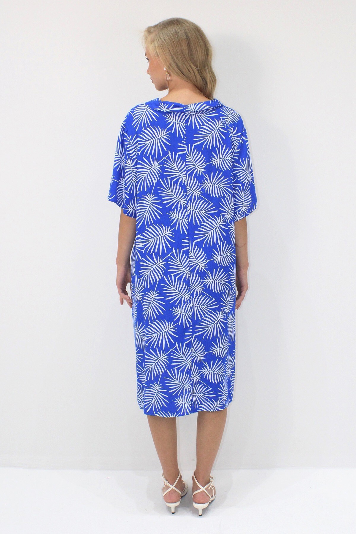 Saks Mavi Polo Yaka Kısa Kol Desenli Çift Cepli Dokuma Viskon Elbise