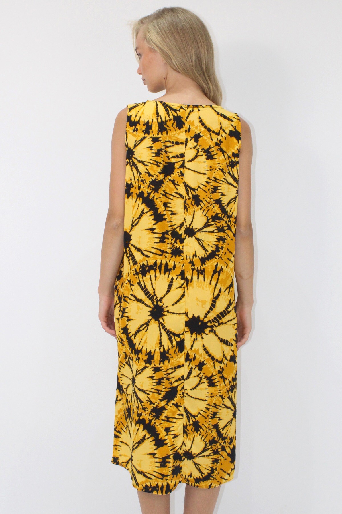 Sarı Bisiklet Yaka Çift Cepli Batik Desenli A Form Midi Boy Dokuma Viskon Elbise