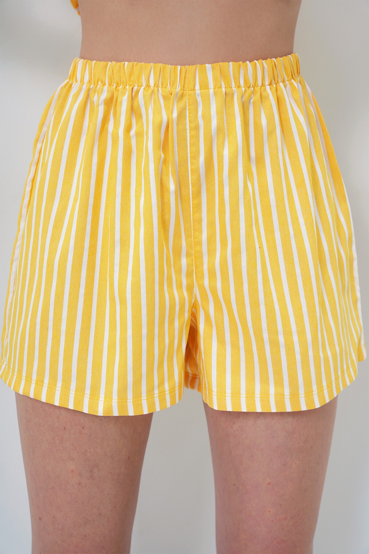 Sarı Yazlık Pamuk Örme Gömlek Ve Şort Pijama Takım