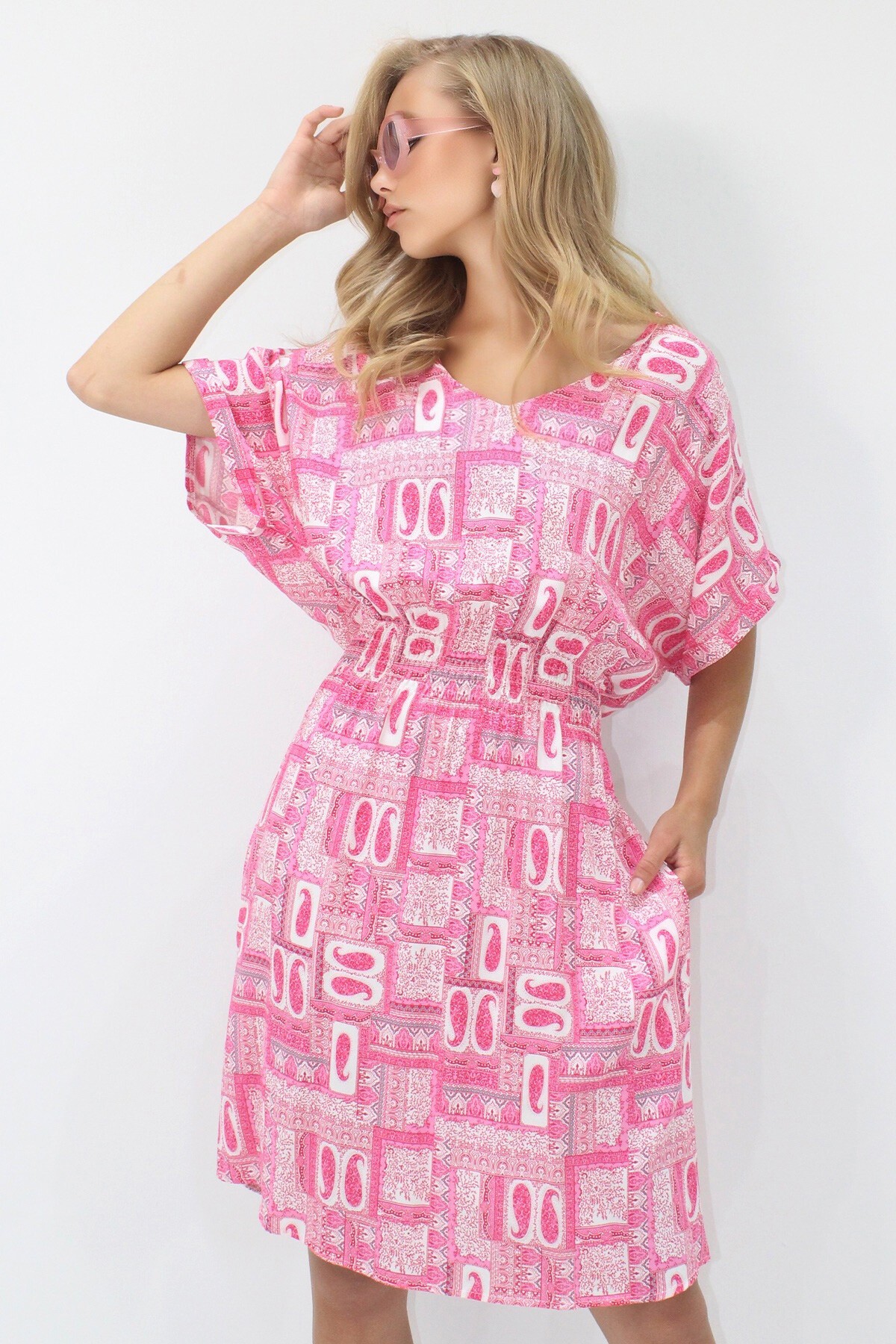 Şeker Pembe V Yaka Çift Cepli Etnik Desenli Beli Gipeli Dokuma Viskon Elbise