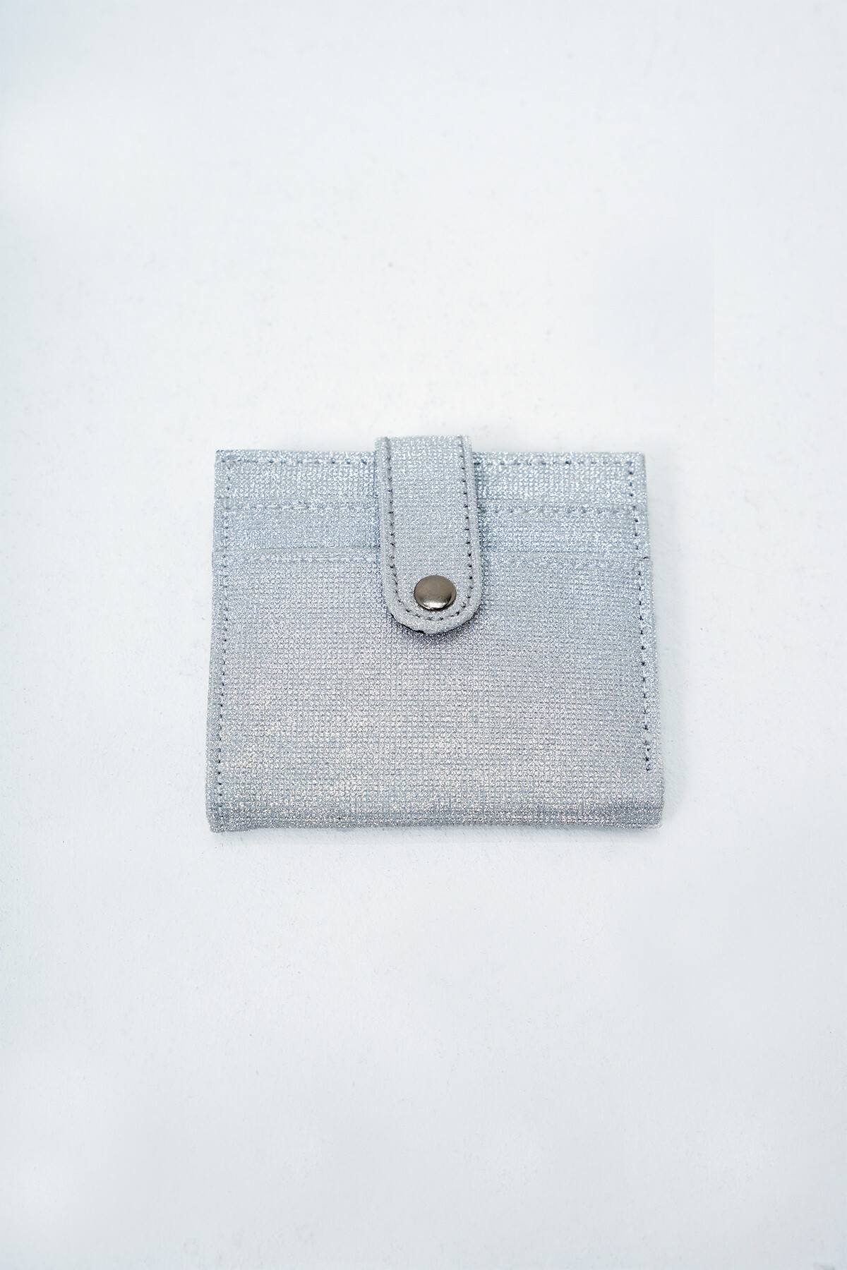 Silver Kağıt Para Bölmeli Çıtçıt Kapamalı Şık Simli Cüzdan Kartlık