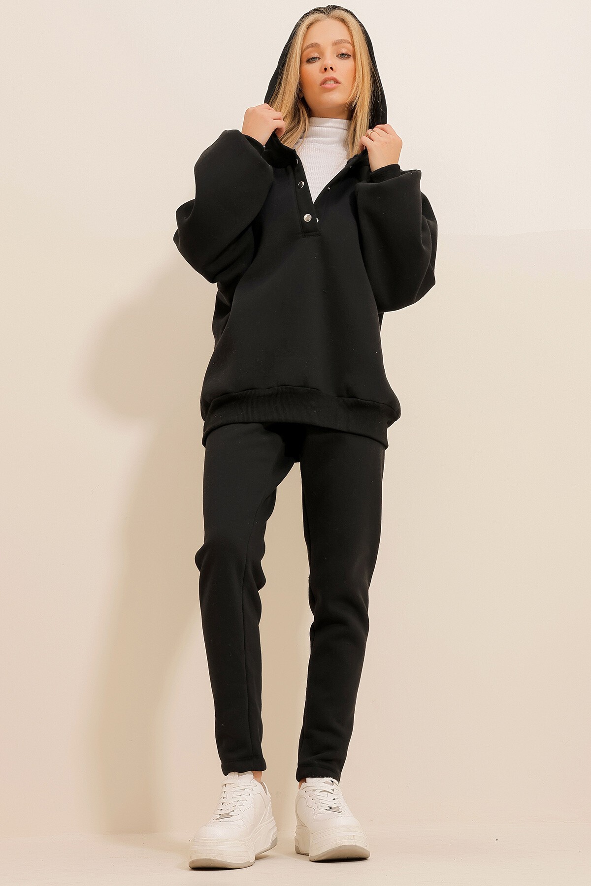 Siyah 3 İplik İçi Şardonlu Kapüşon Ve Çıtçıt Kapamalı Eşofman Takım