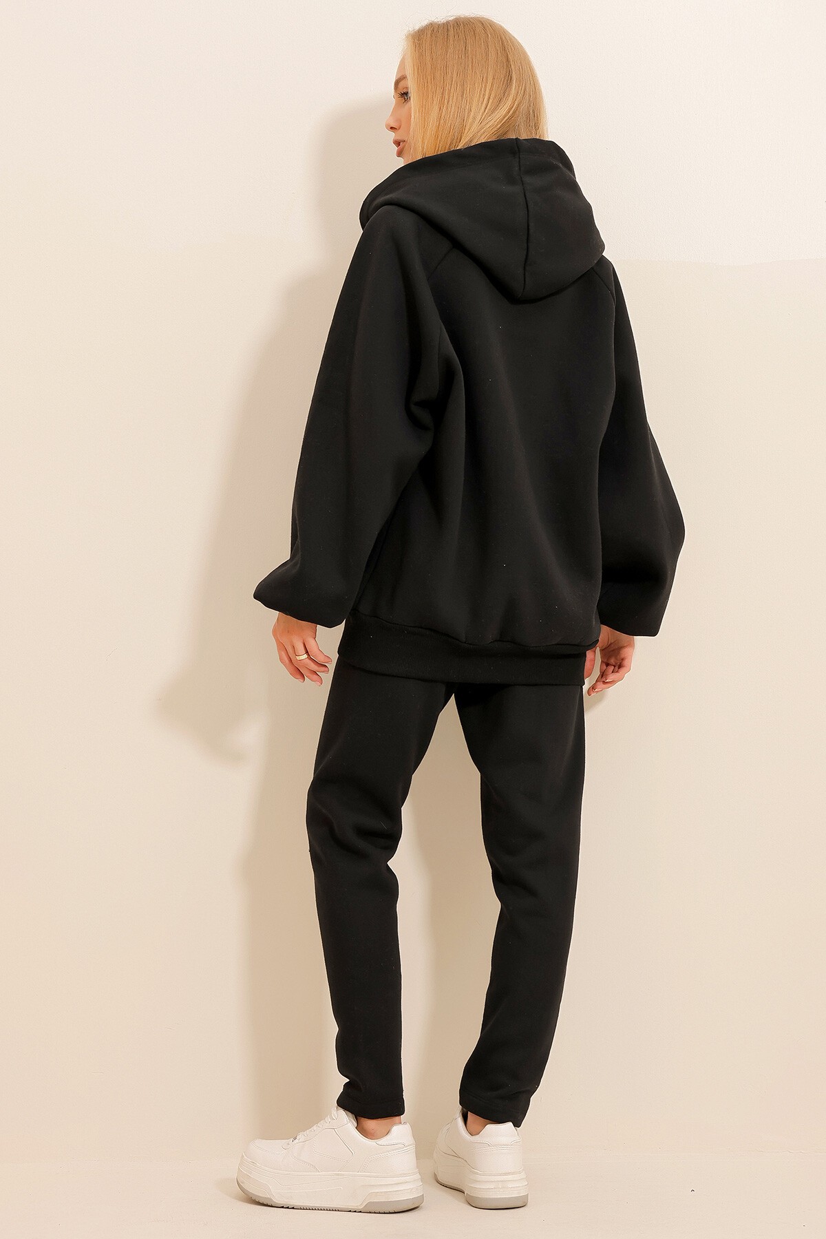 Siyah 3 İplik İçi Şardonlu Kapüşon Ve Çıtçıt Kapamalı Eşofman Takım