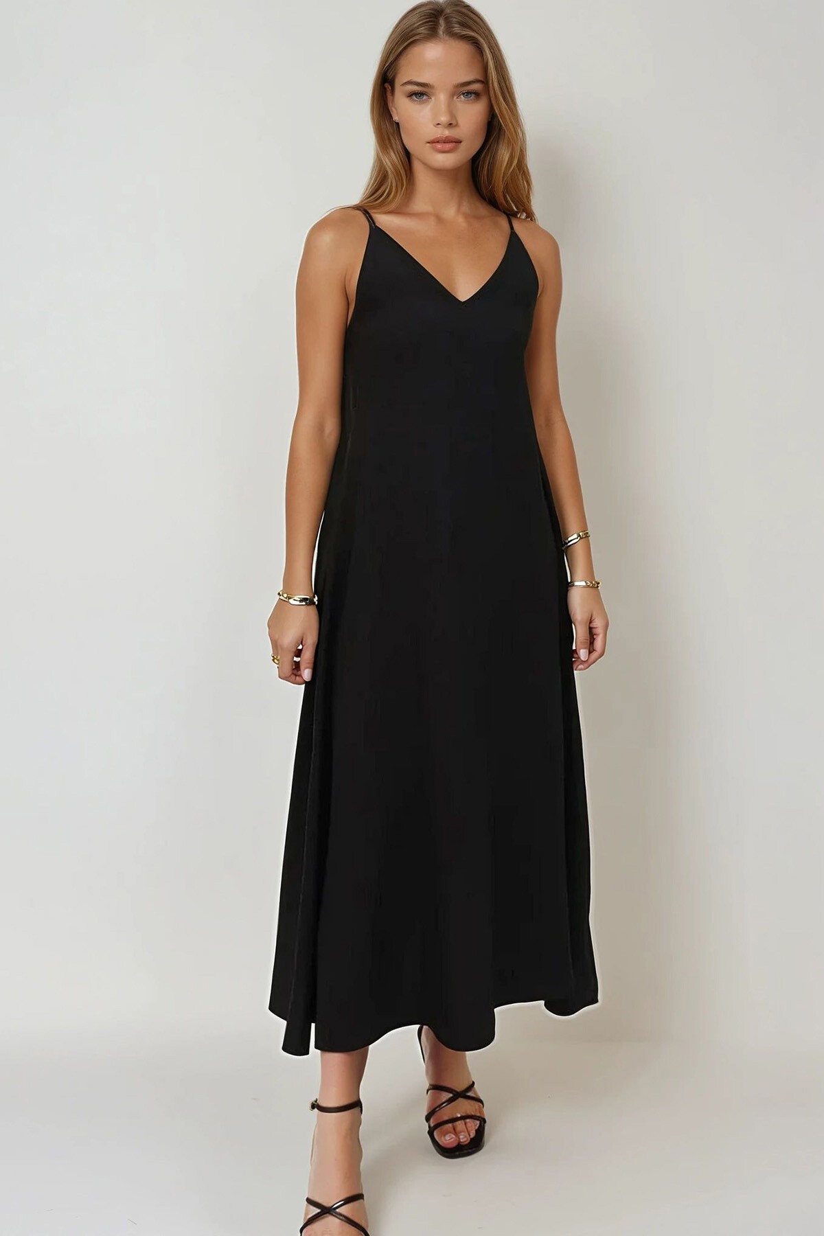 Siyah Ayarlanabilir Askılı Sırtı Bağlama Detaylı V Yaka Arobin Elbise