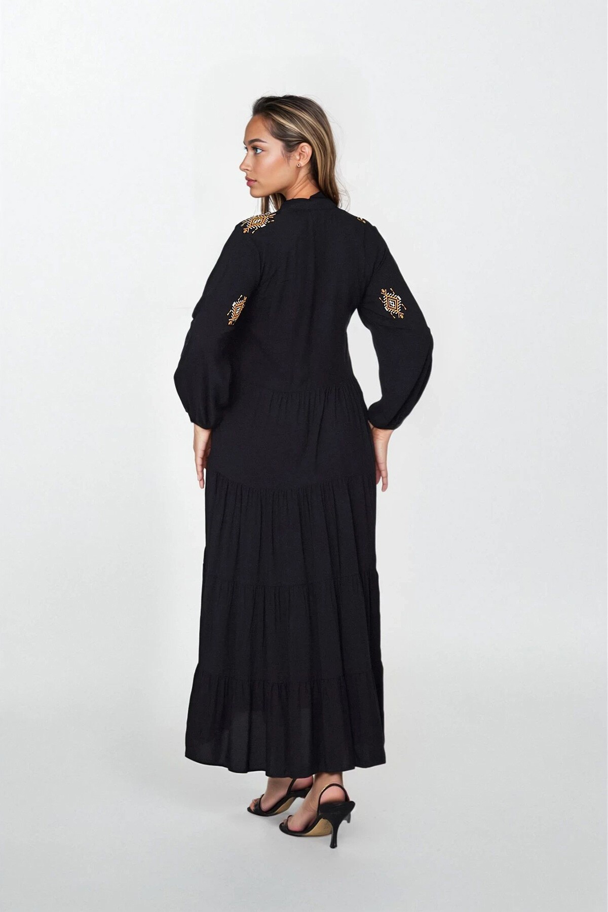 Siyah Bağlama Detaylı Kolu Lastikli Büyük Beden Viskon Elbise