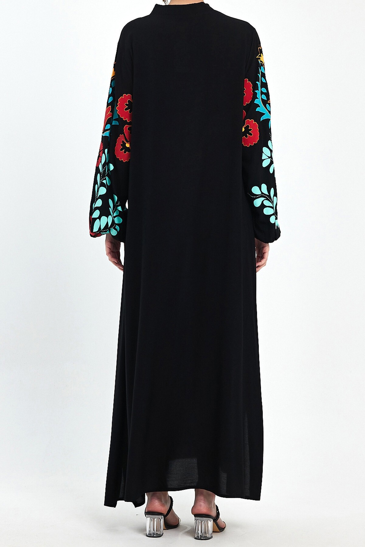 Siyah Bağlama Detaylı Yırtmaçlı Ernik Desenli Elbise