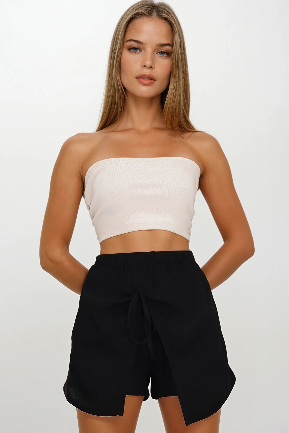 Siyah Beli Lastikli Bağlama Detaylı Kapaklı Müslin Şort Etek
