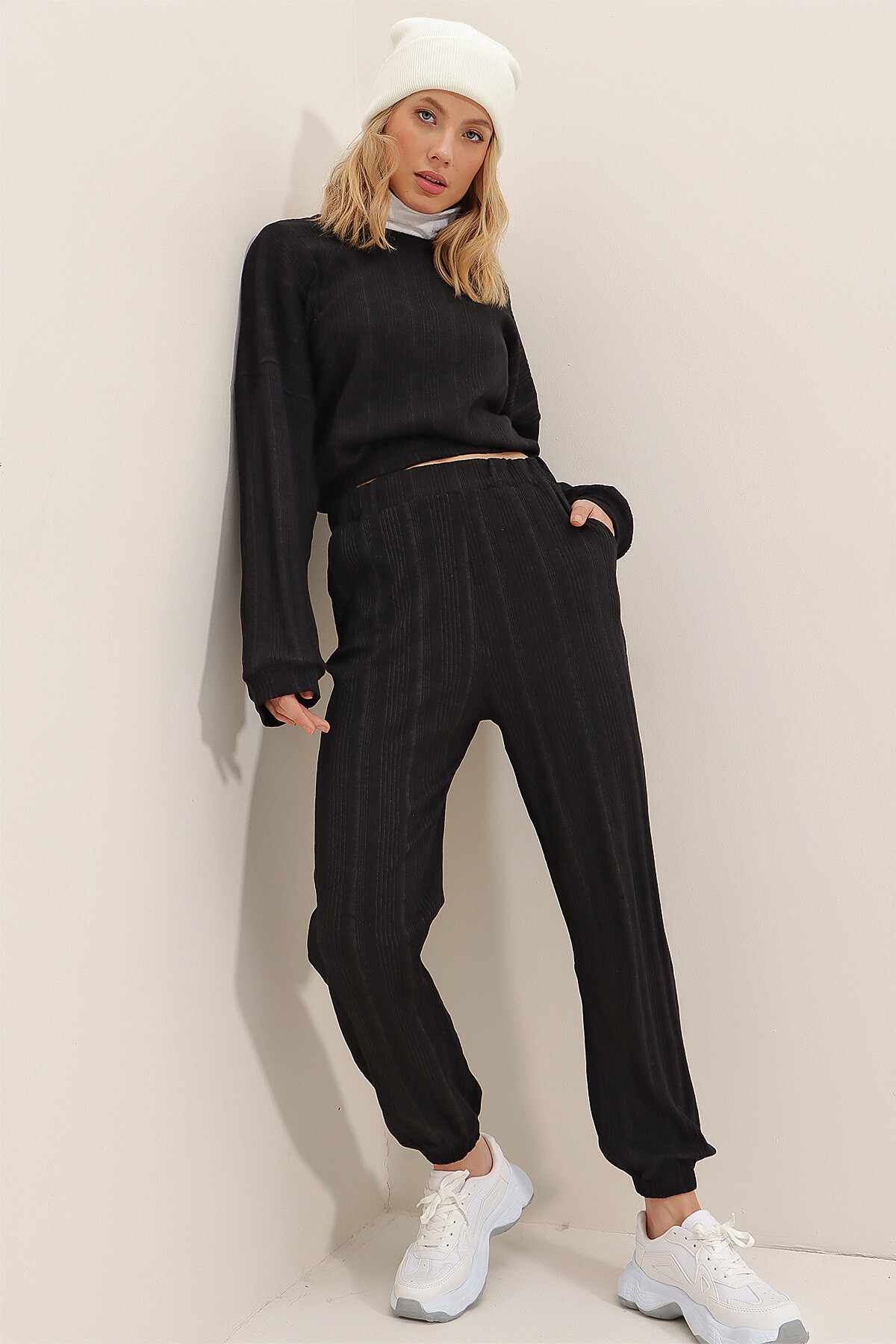 Siyah Beli Lastikli Eşofman Takım