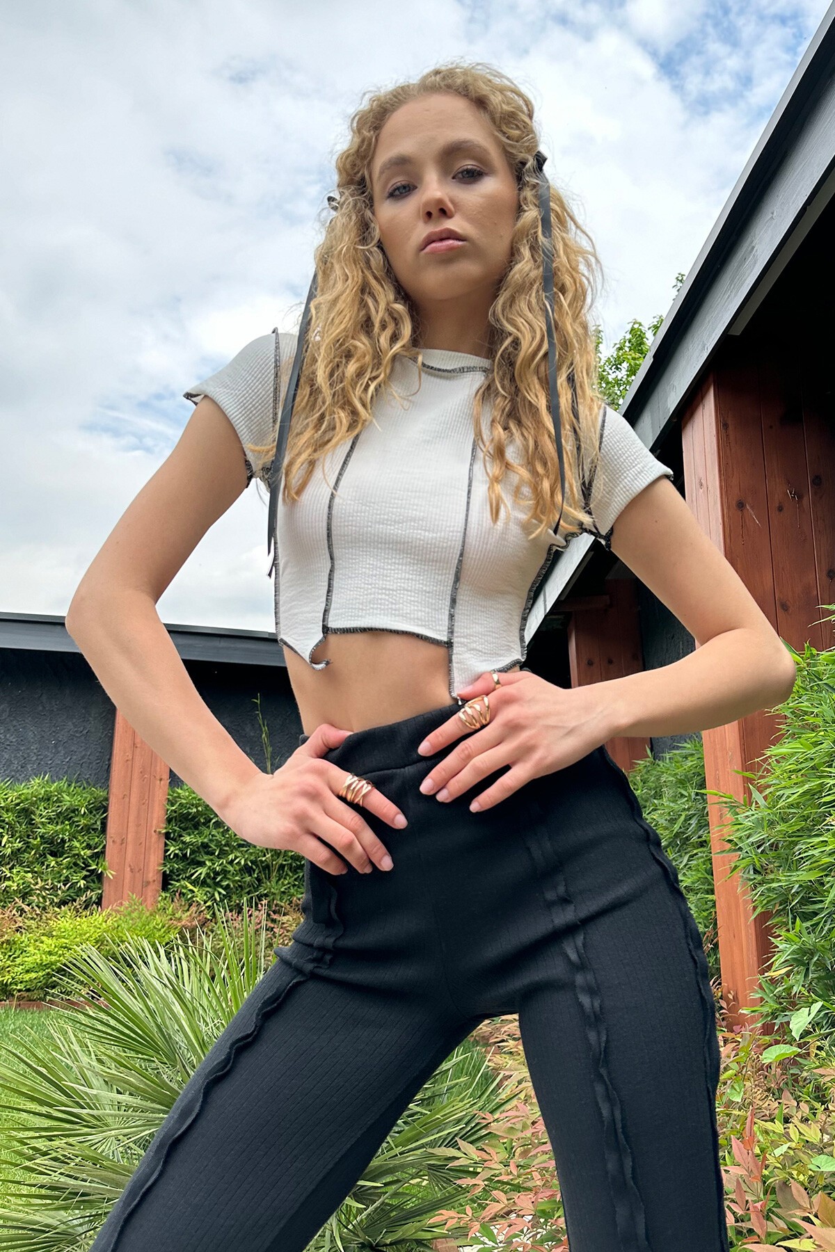 Siyah-Beyaz Bisiklet Yaka Ters Dikişli Tasarım 2Li Crop Bluz