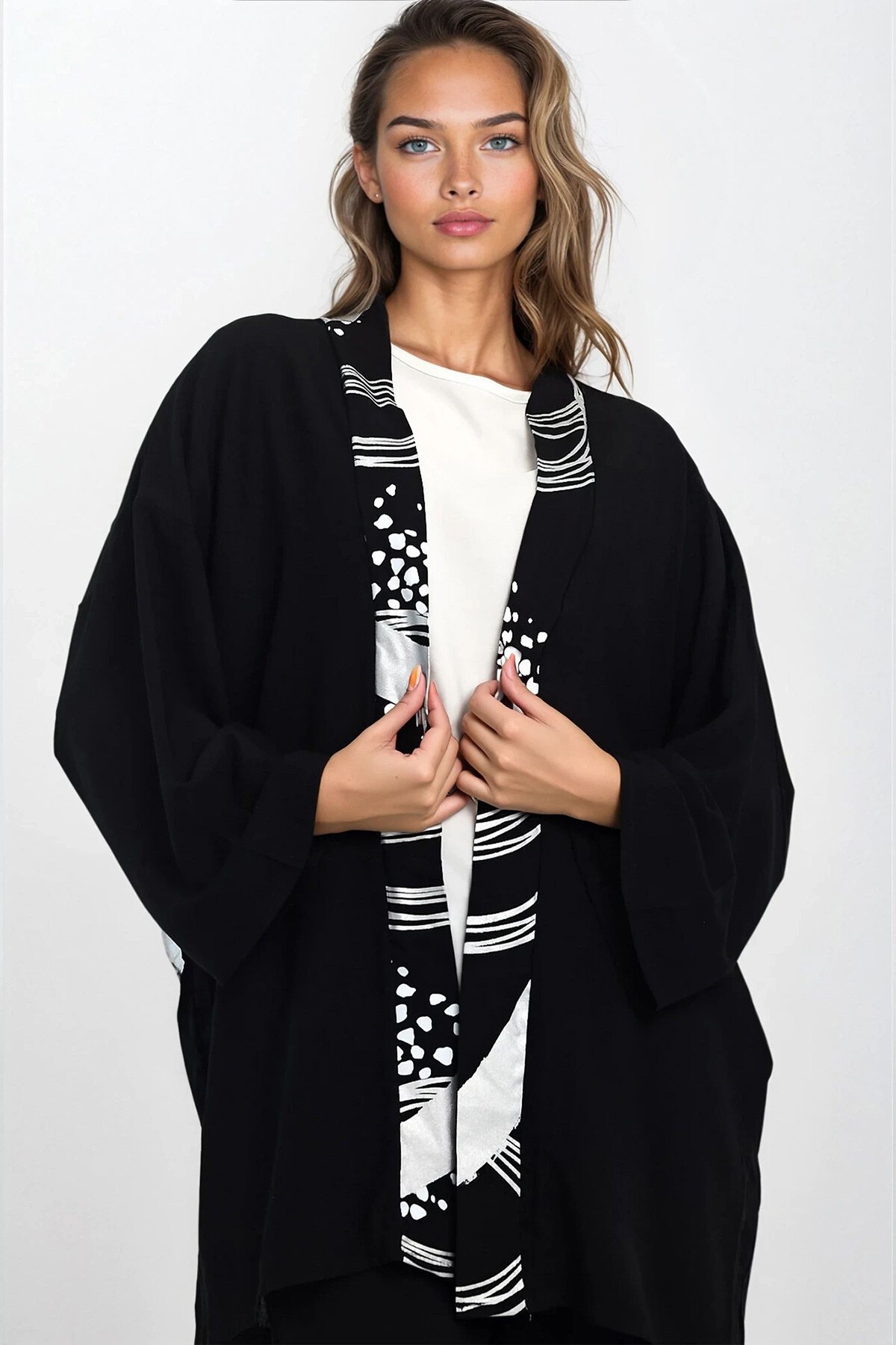 Siyah-Beyaz Desenli Kimono Bluz Ve Pantolon Büyük Beden Alt Üst Takım