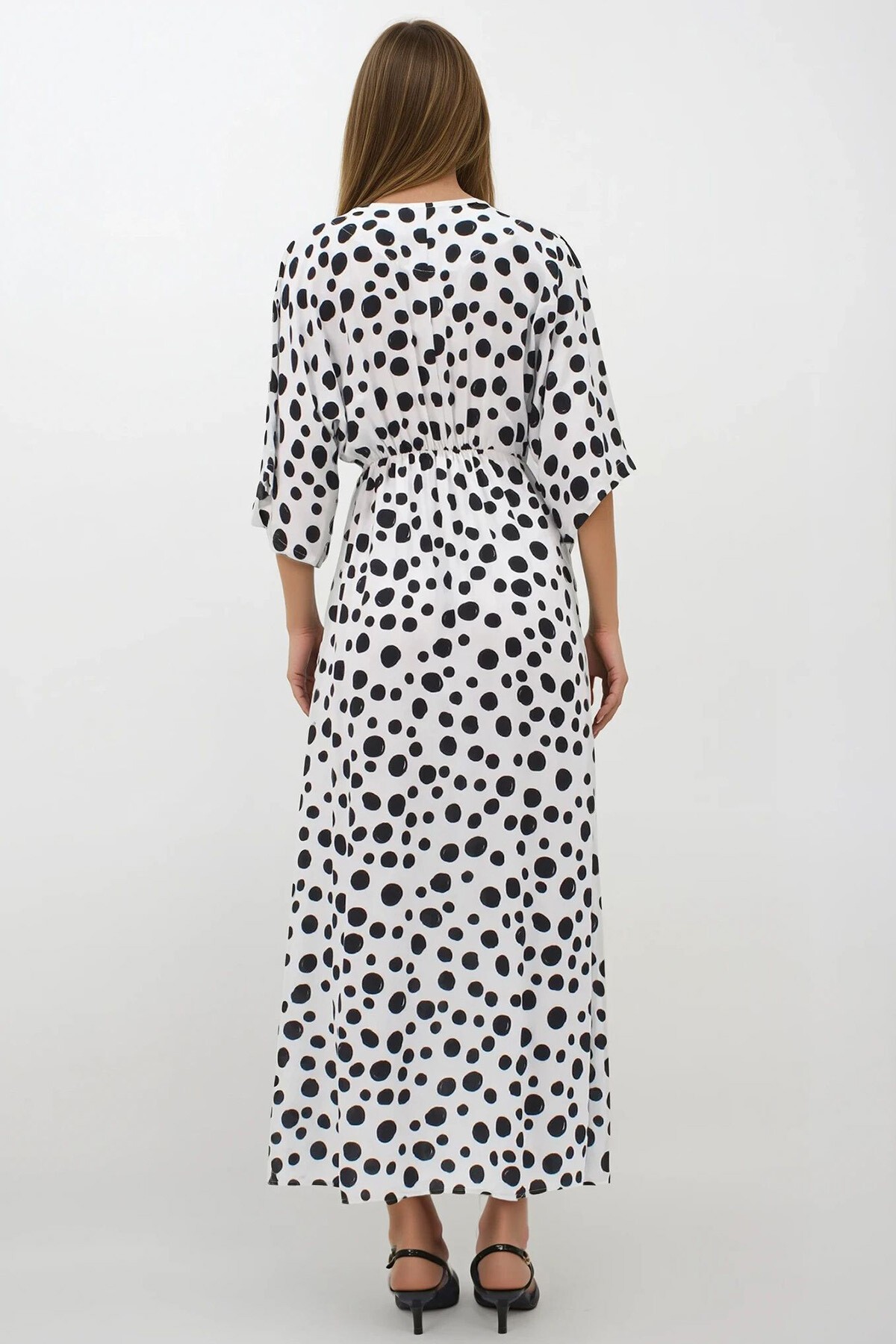 Siyah-Beyaz Kruvaze Yaka Beli Lastikli Yarasa Kol Yırtmaç Detaylı Dokuma Maxi Boy Elbise