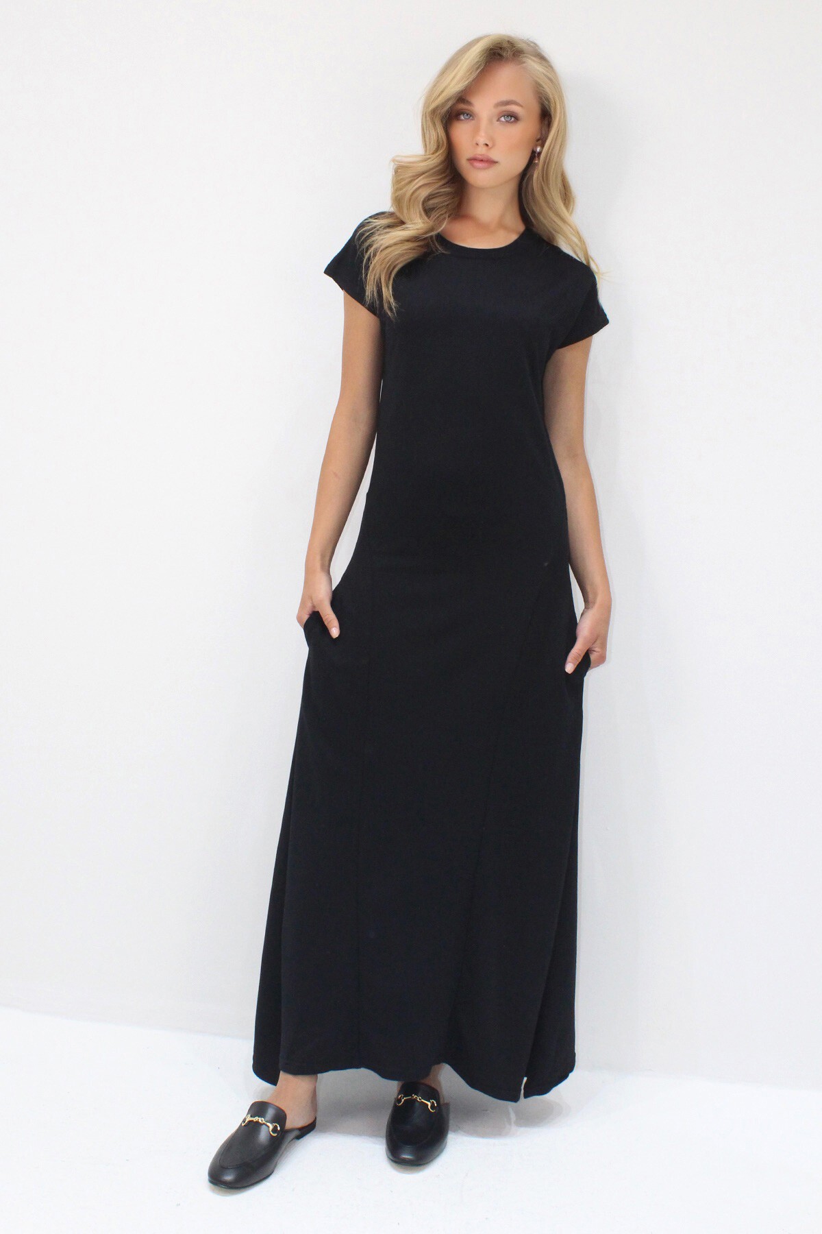 Siyah Bisiklet Yaka Çift Cepli Dikiş Detaylı Kolsuz Modal Kumaş  Elbise