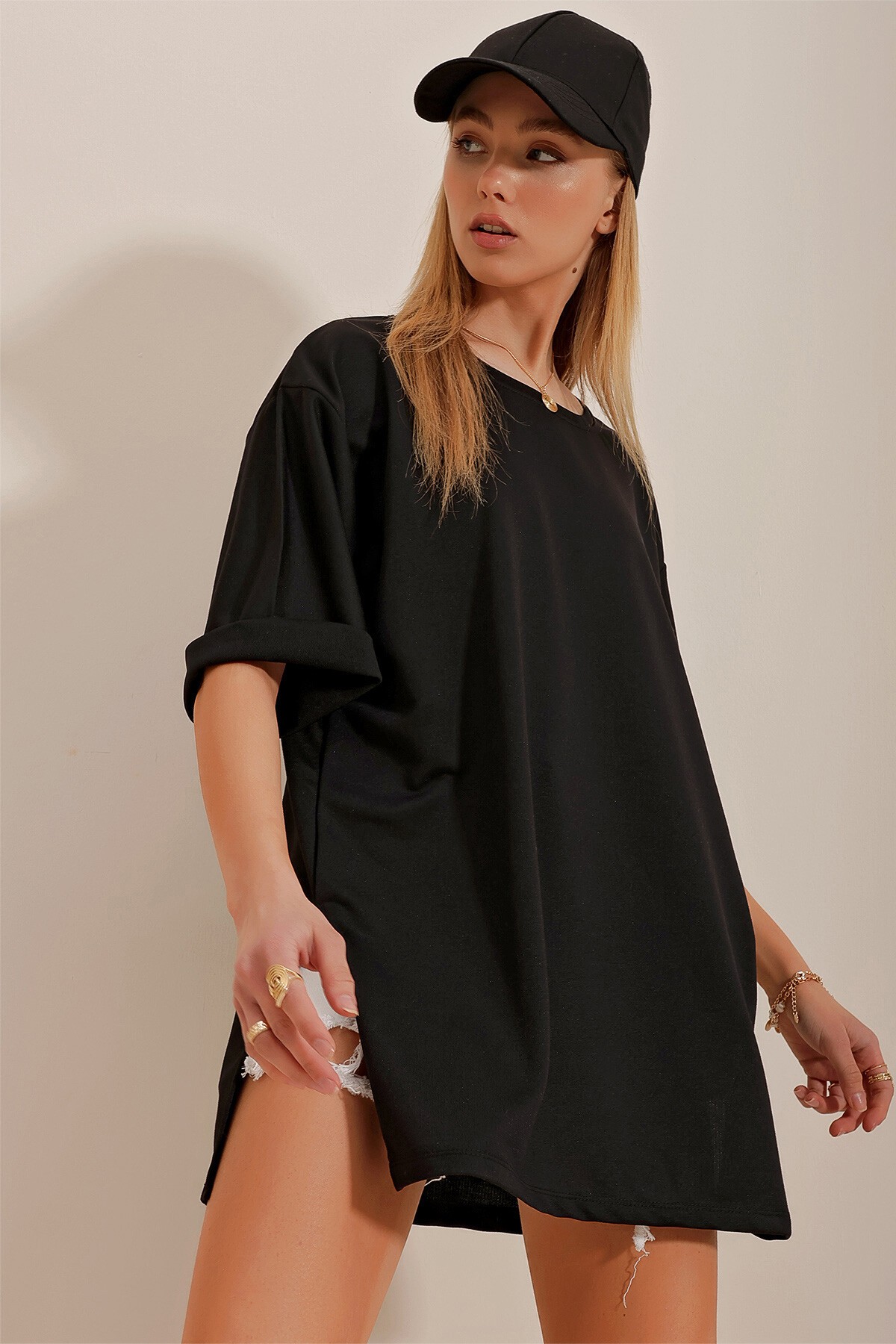 Siyah Bisiklet Yaka Duble Kol İki İplik Yanı Yırtmaçlı Oversize T-Shirt