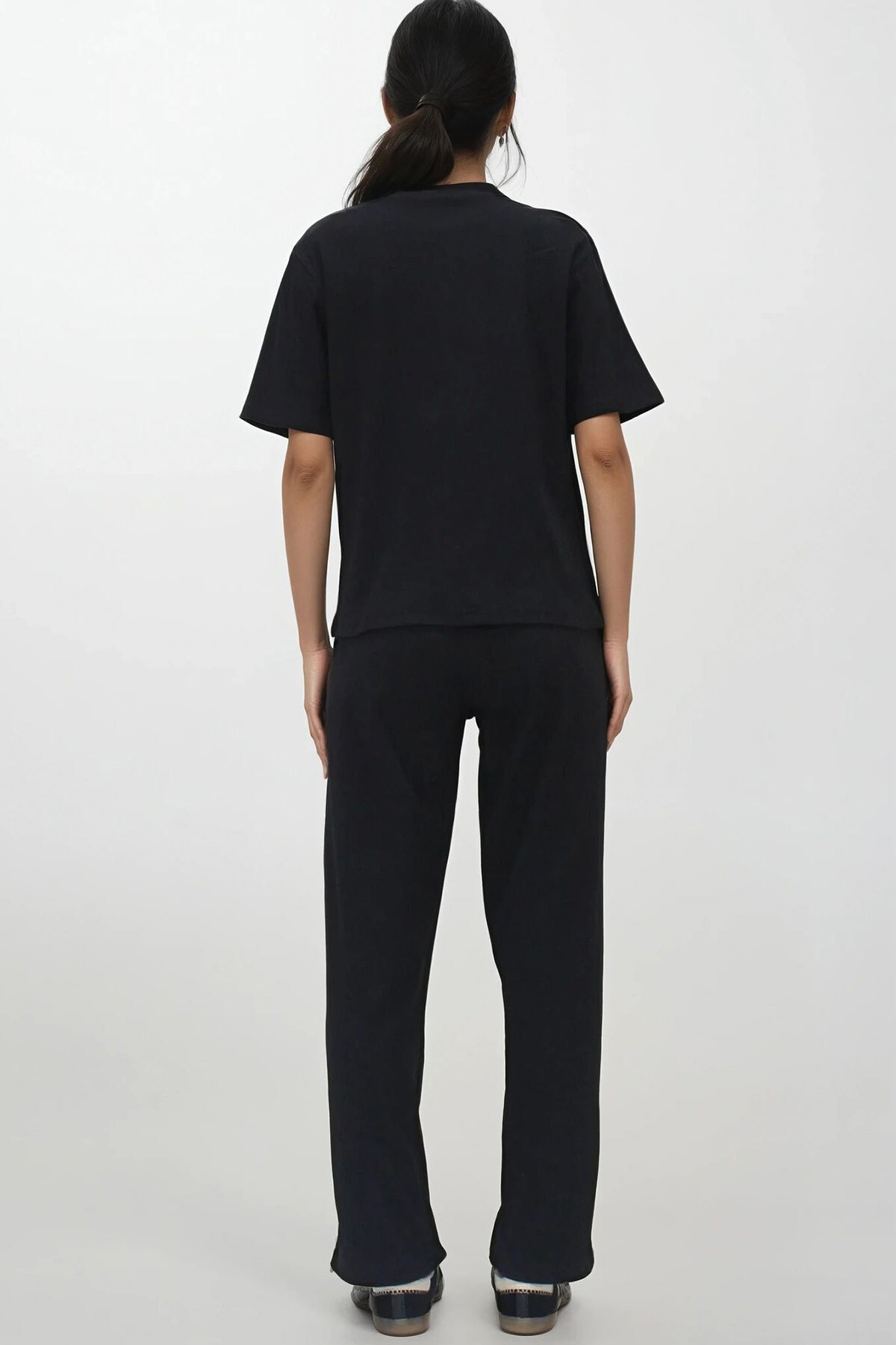 Siyah Bisiklet Yaka Kısa Kol T-Shırt Ve Pantolon Takım