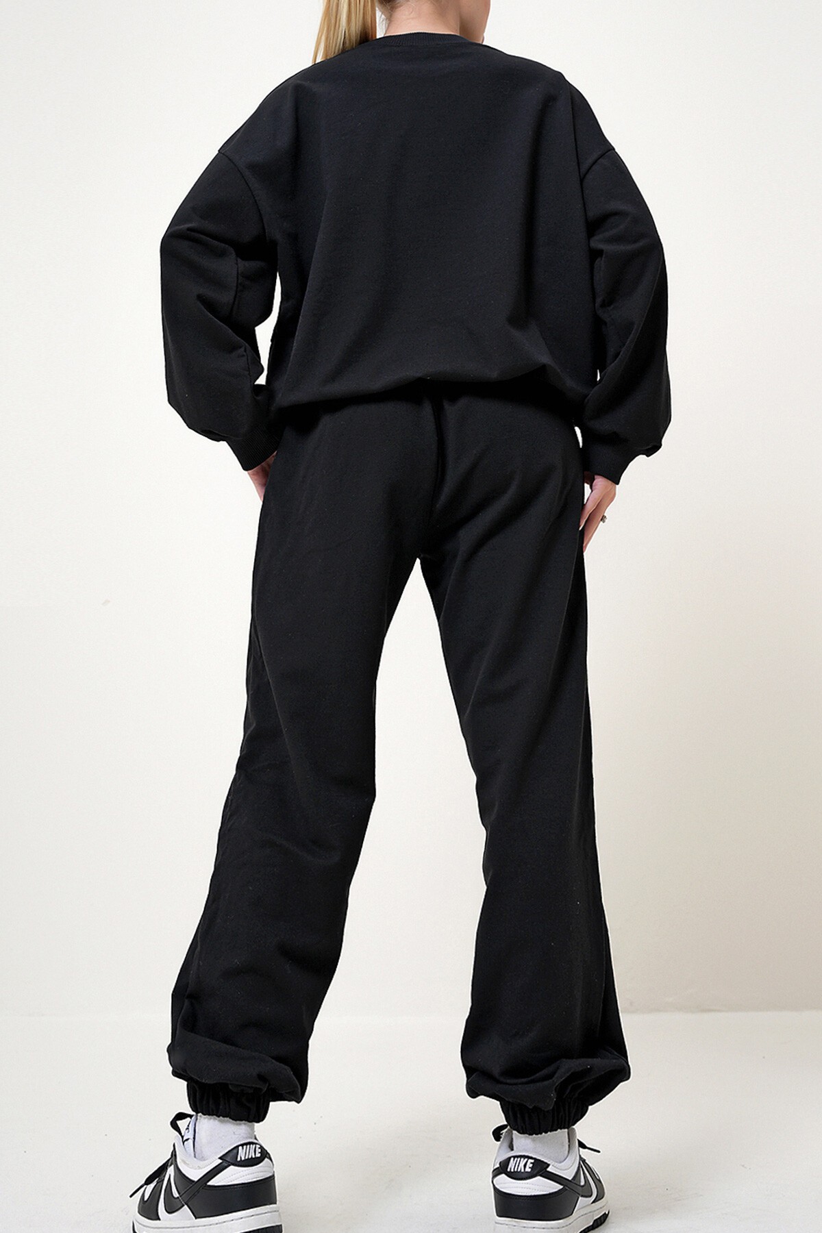 Siyah Bisiklet Yaka Mevsimlik İki İplik Eşofman Takım