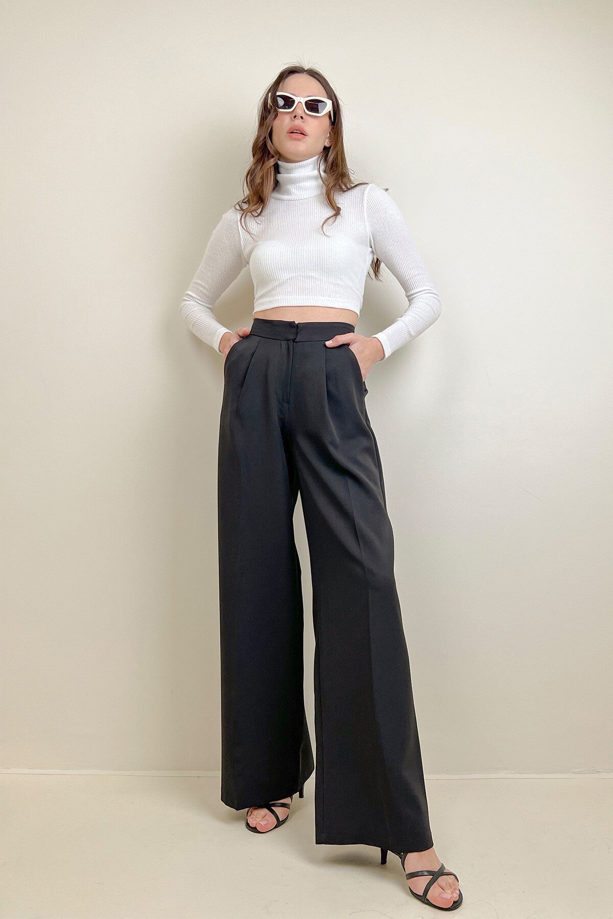 Siyah Çift Cepli Pileli Palazzo Pantolon