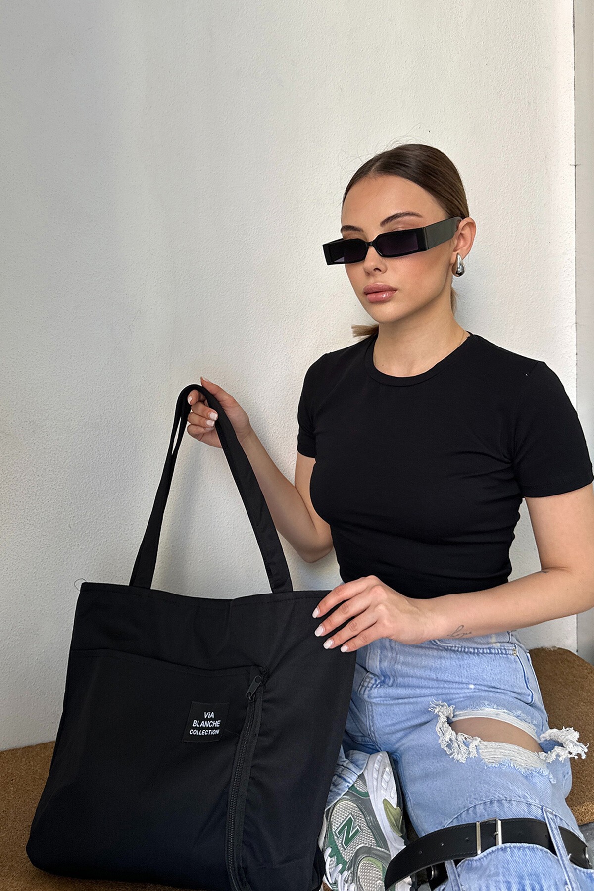 Siyah Dik Fermuarlı Bez Çanta